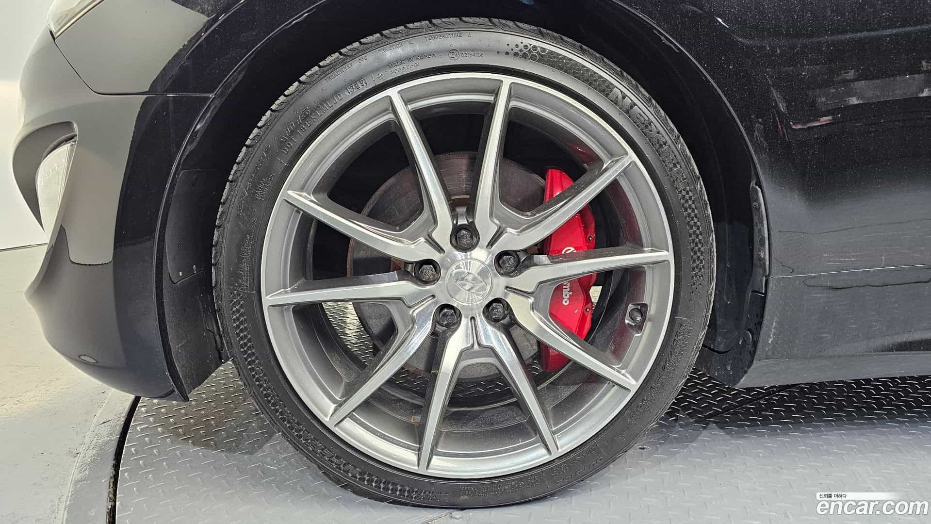 Genesis Hyundai 2012.8-OUTER-005