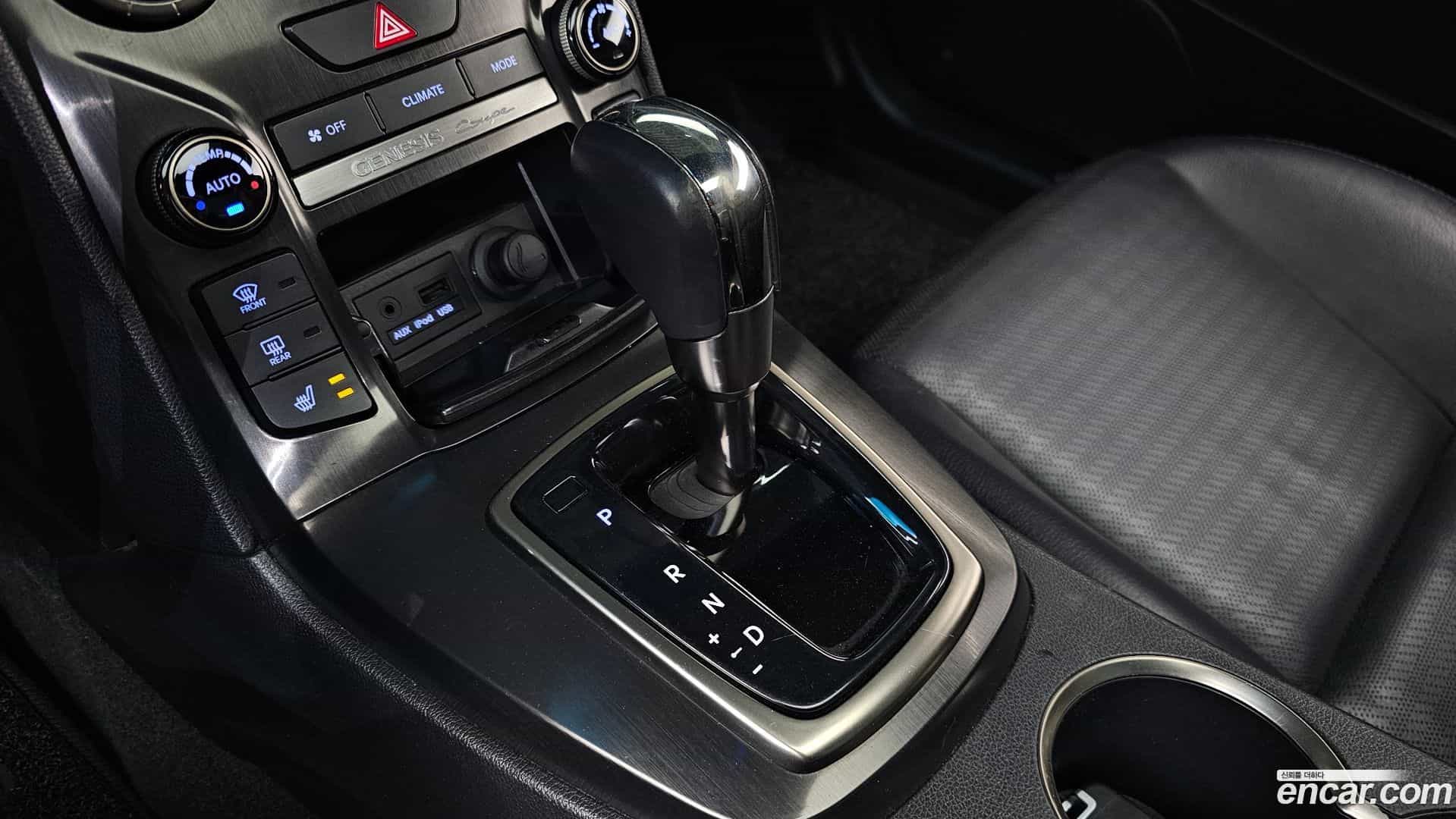 Genesis Hyundai 2012.8-INNER-009