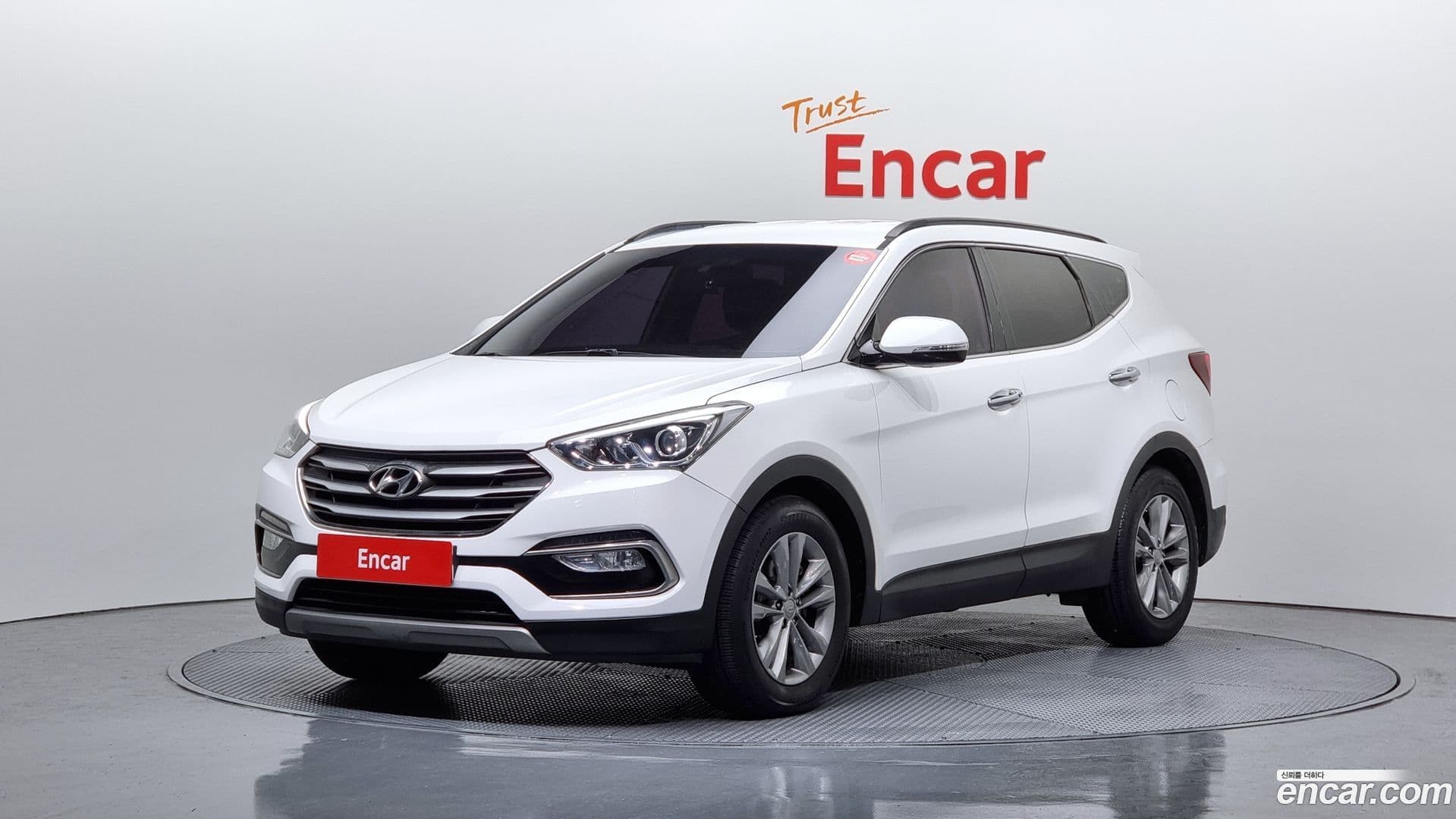 Main__Slider__Photo:Santafe Hyundai 2016.5-0