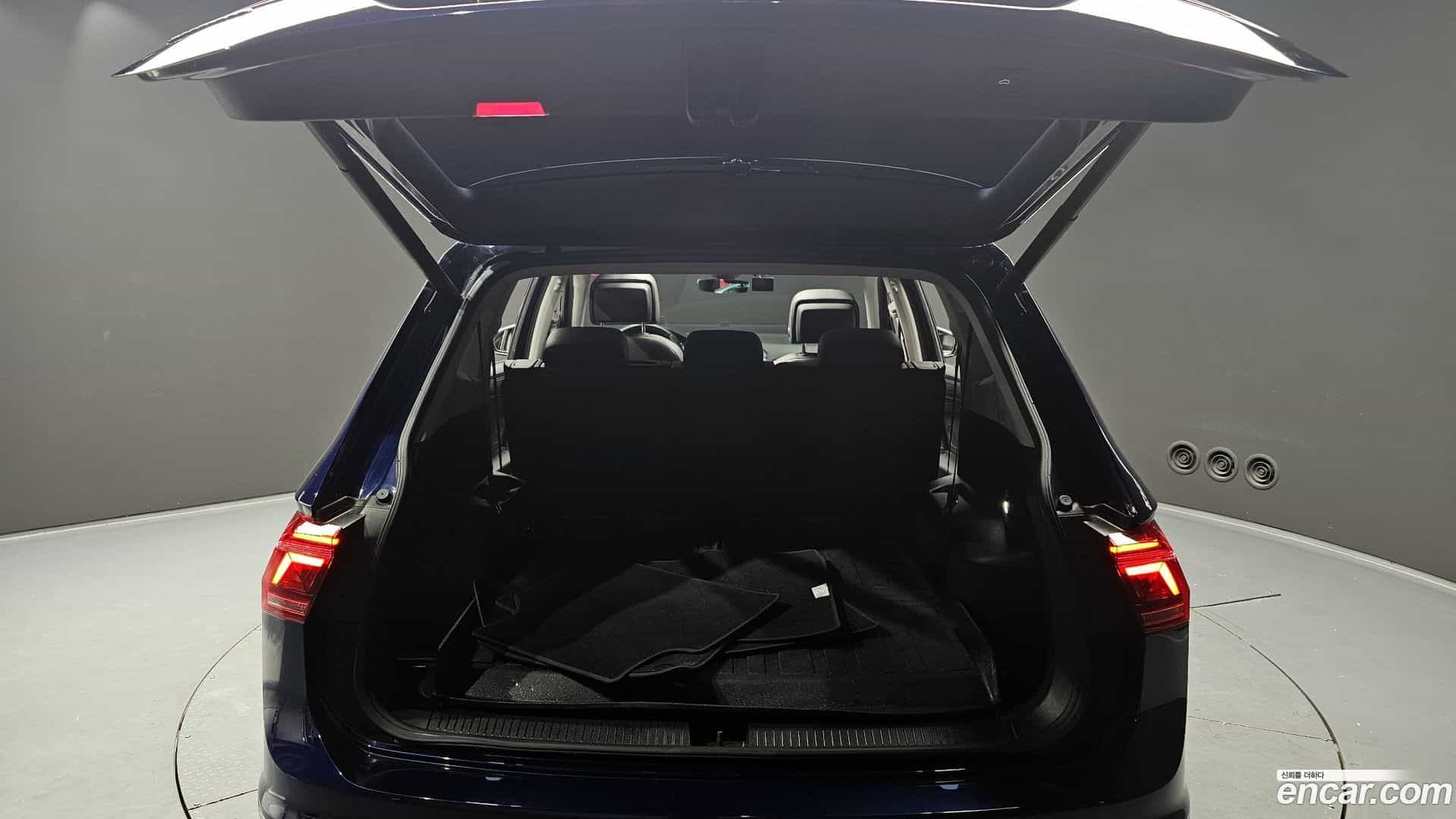 Tiguan Volkswagen 2023.11-OPTION-024