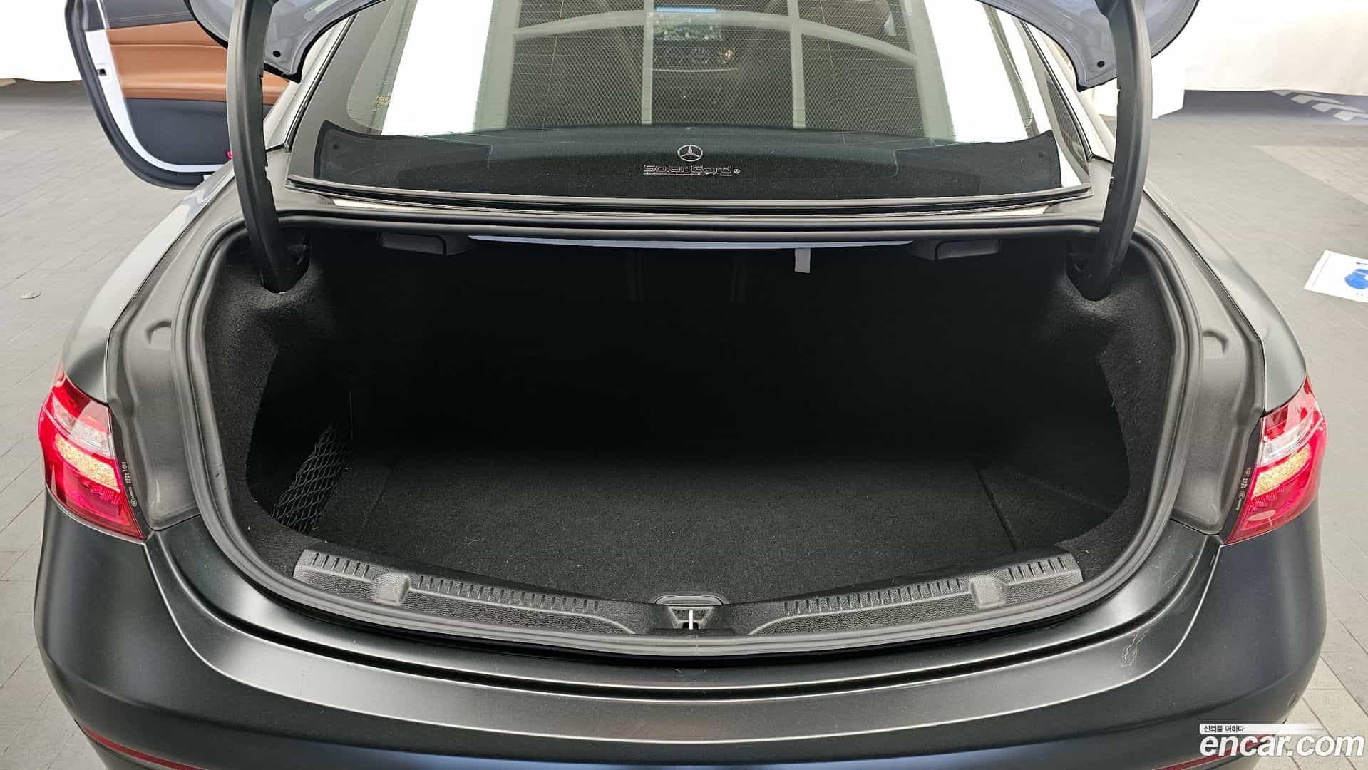 E-Class Mercedes-Benz 2017.5-OPTION-024