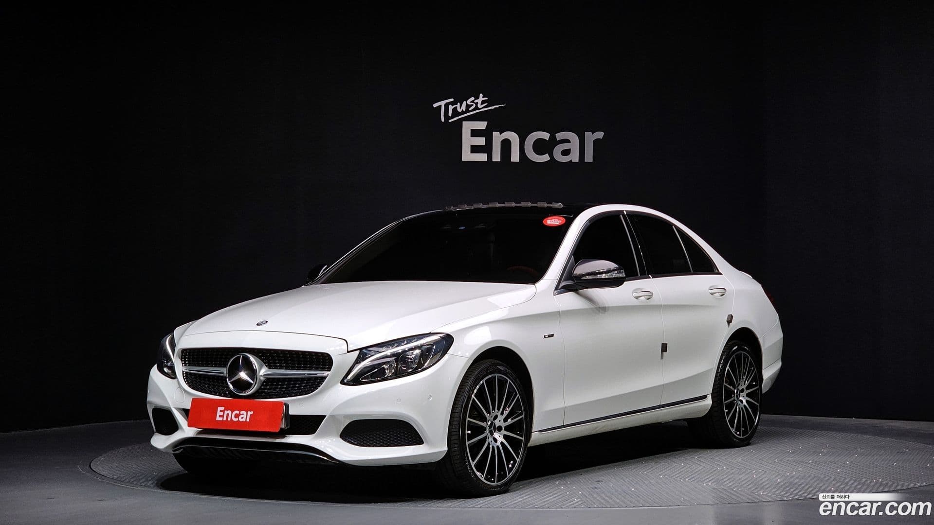 Main__Slider__Photo:C-Class Mercedes-Benz 2015.10-0