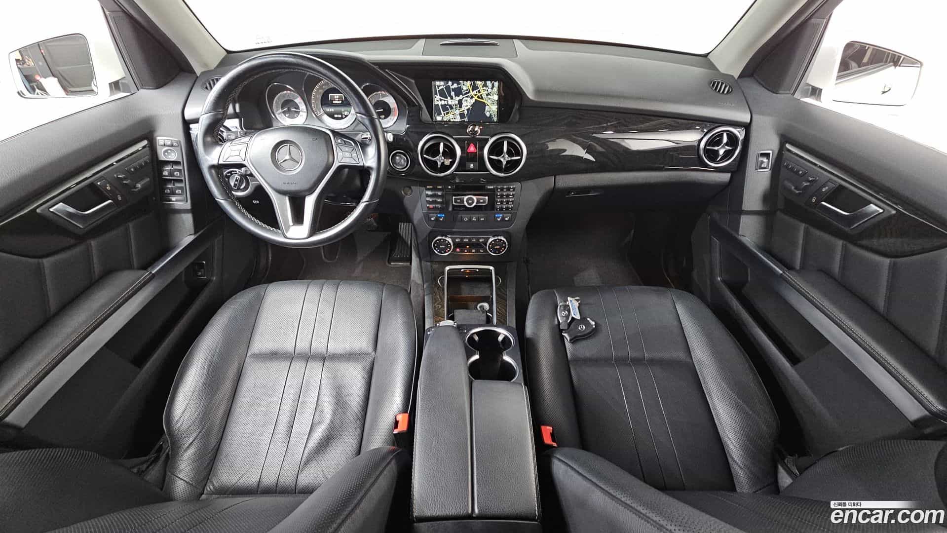 GLK-Class Mercedes-Benz 2014.0-INNER-007