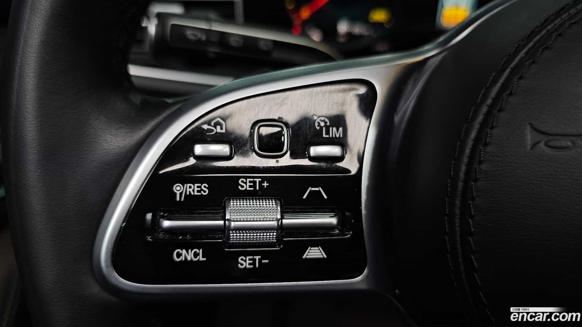 GLE-Class Mercedes-Benz 2022.2-OPTION-022