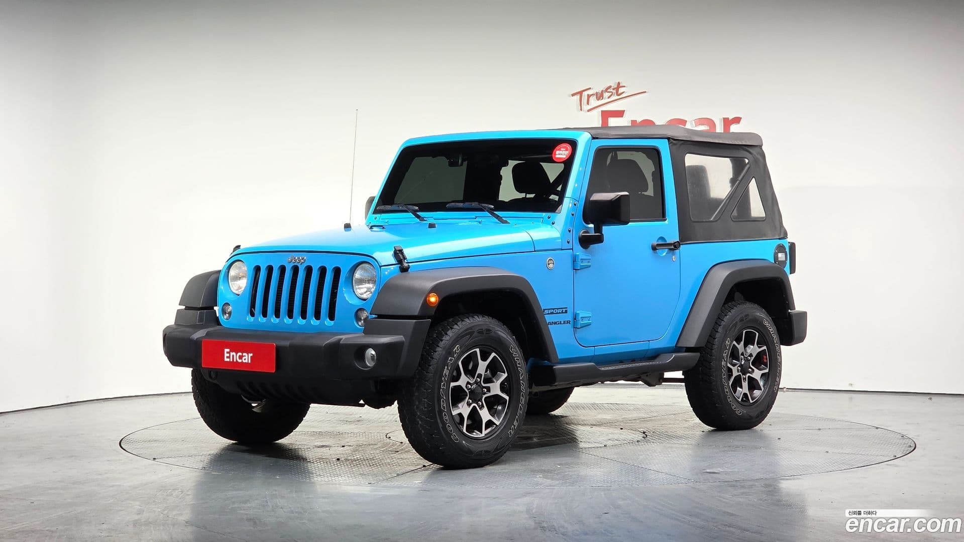 Main__Slider__Photo:Wrangler Jeep 2017.11-0