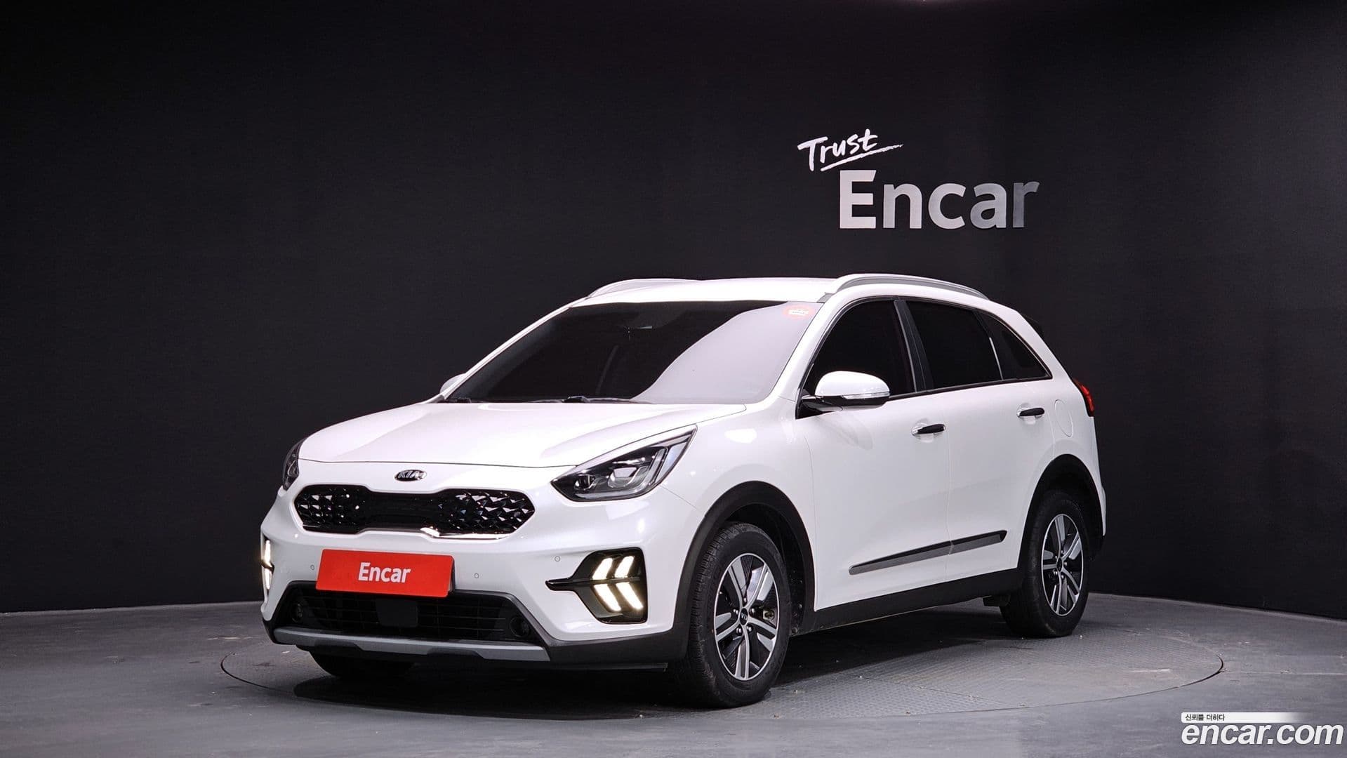 Main__Slider__Photo:Niro Kia 2021.0-0