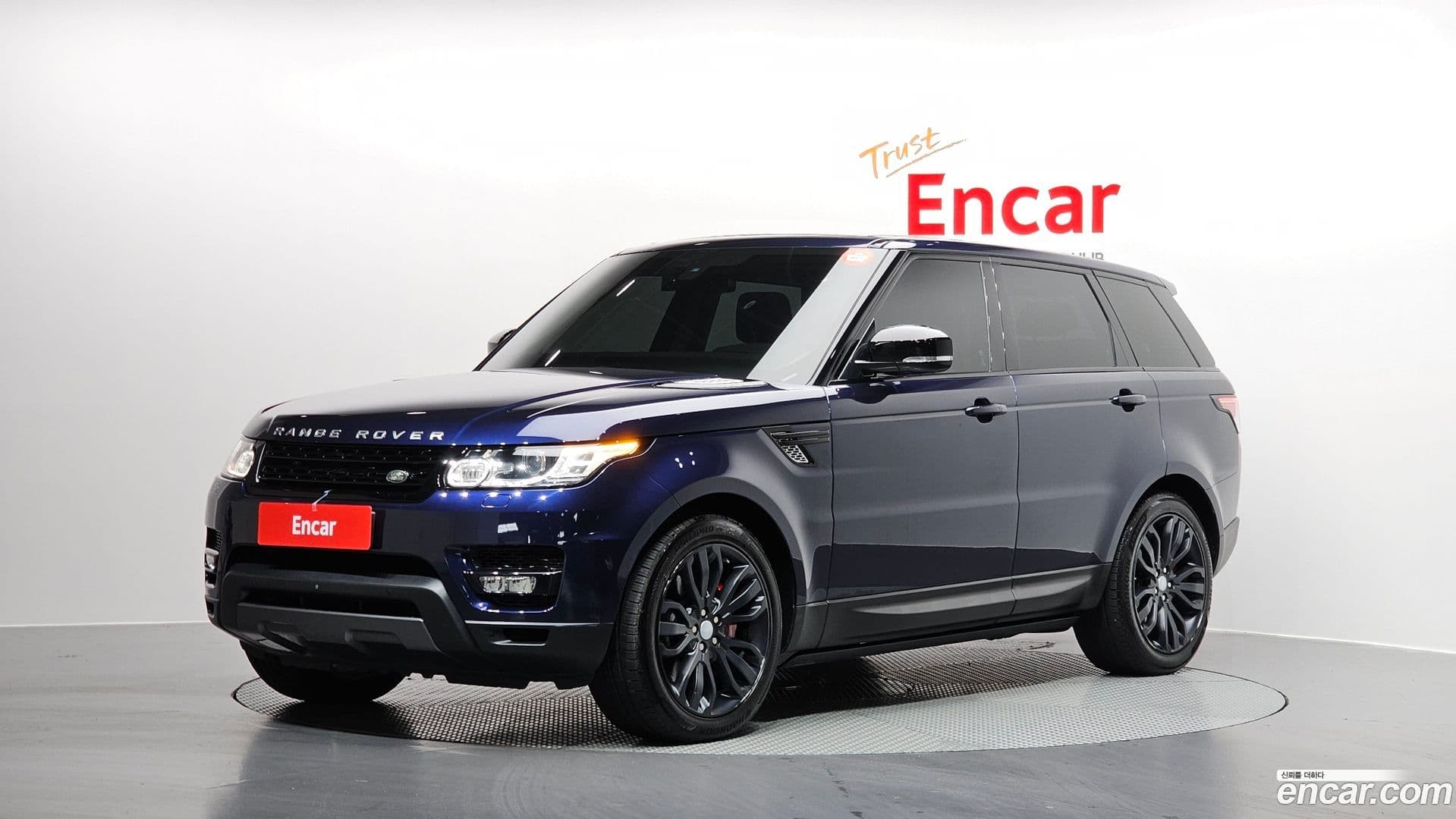Main__Slider__Photo:Range Rover Sport Land Rover 2015.11-0