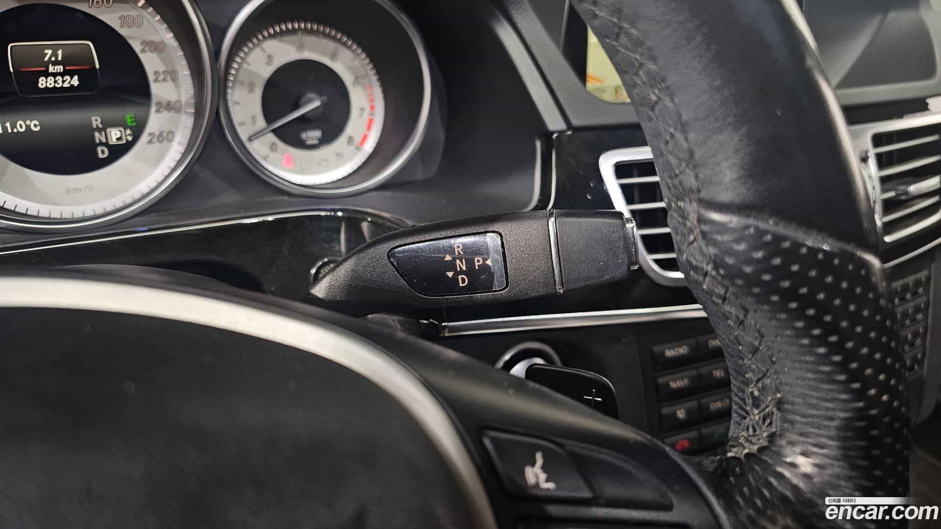 E-Class Mercedes-Benz 2013.8-INNER-009