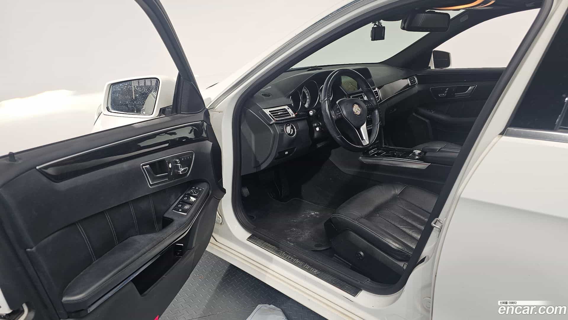 E-Class Mercedes-Benz 2013.8-INNER-010