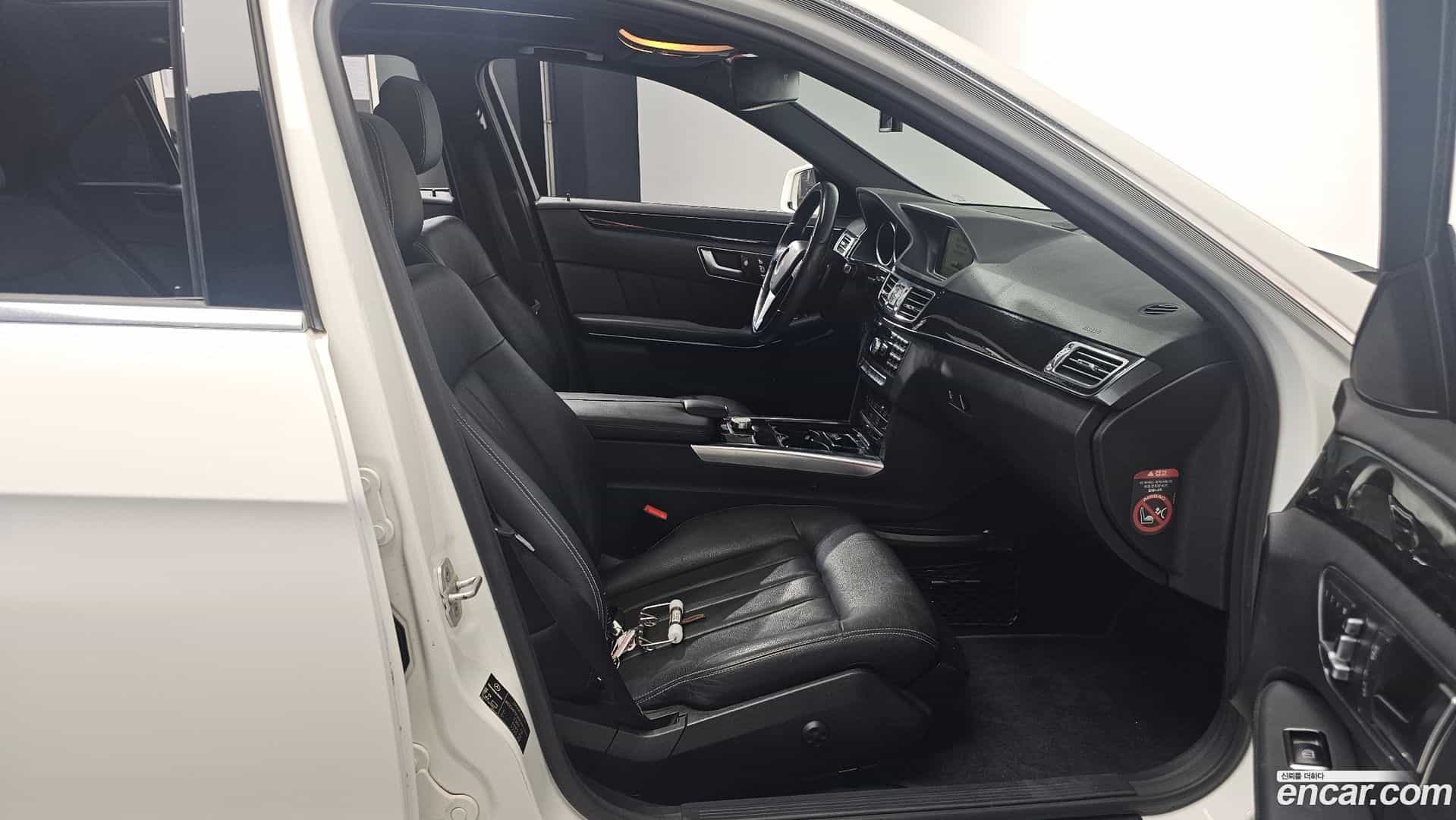 E-Class Mercedes-Benz 2013.8-OPTION-015