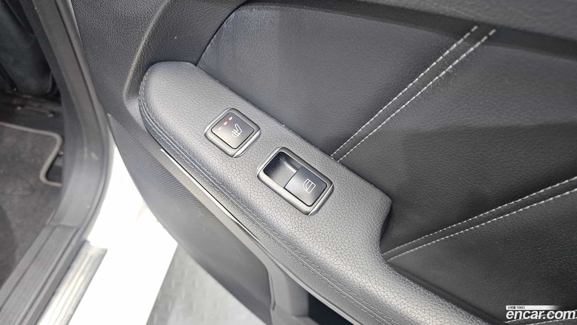 E-Class Mercedes-Benz 2013.8-OPTION-022