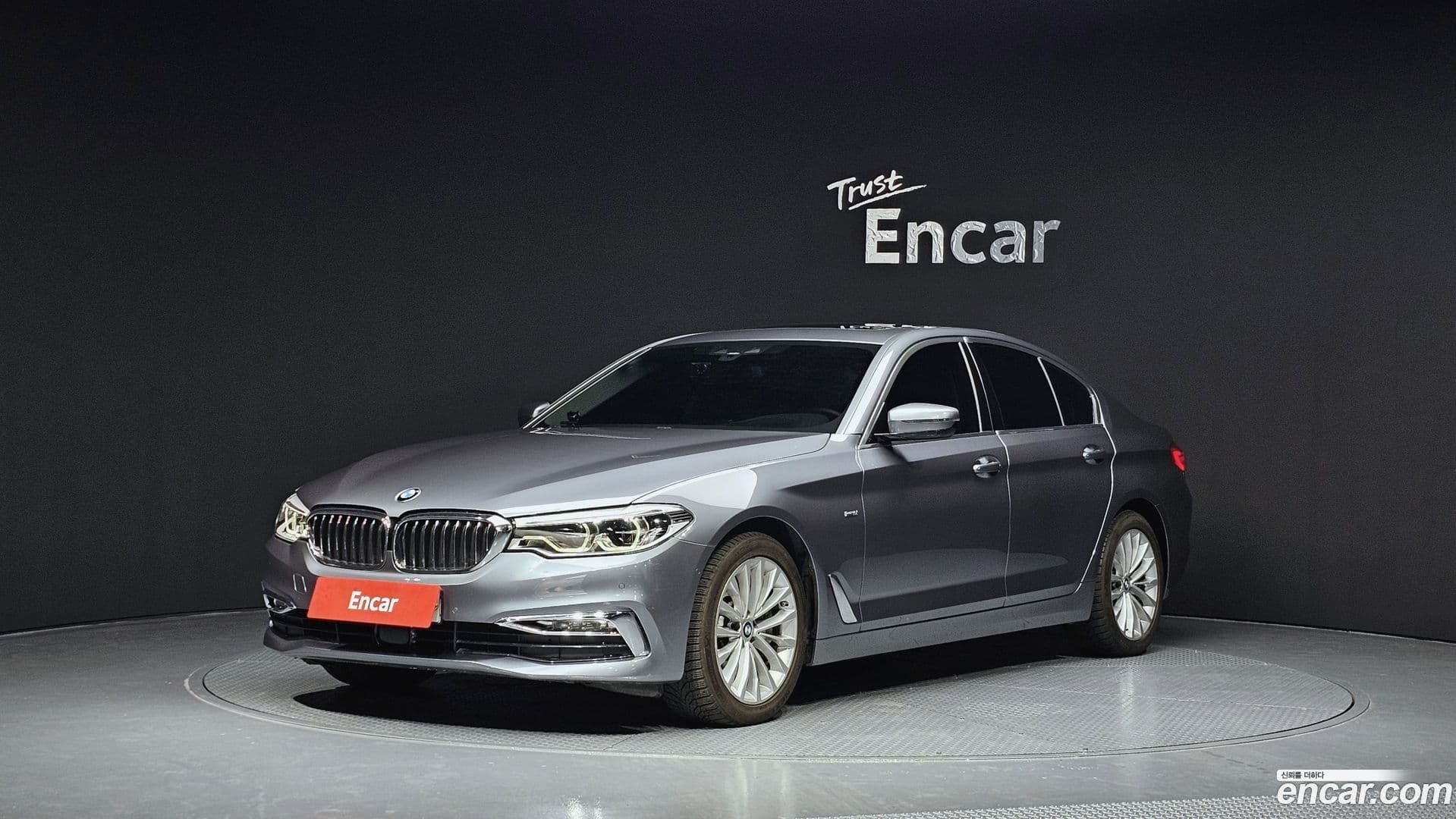 Main__Slider__Photo:5-Series BMW 2018.6-0
