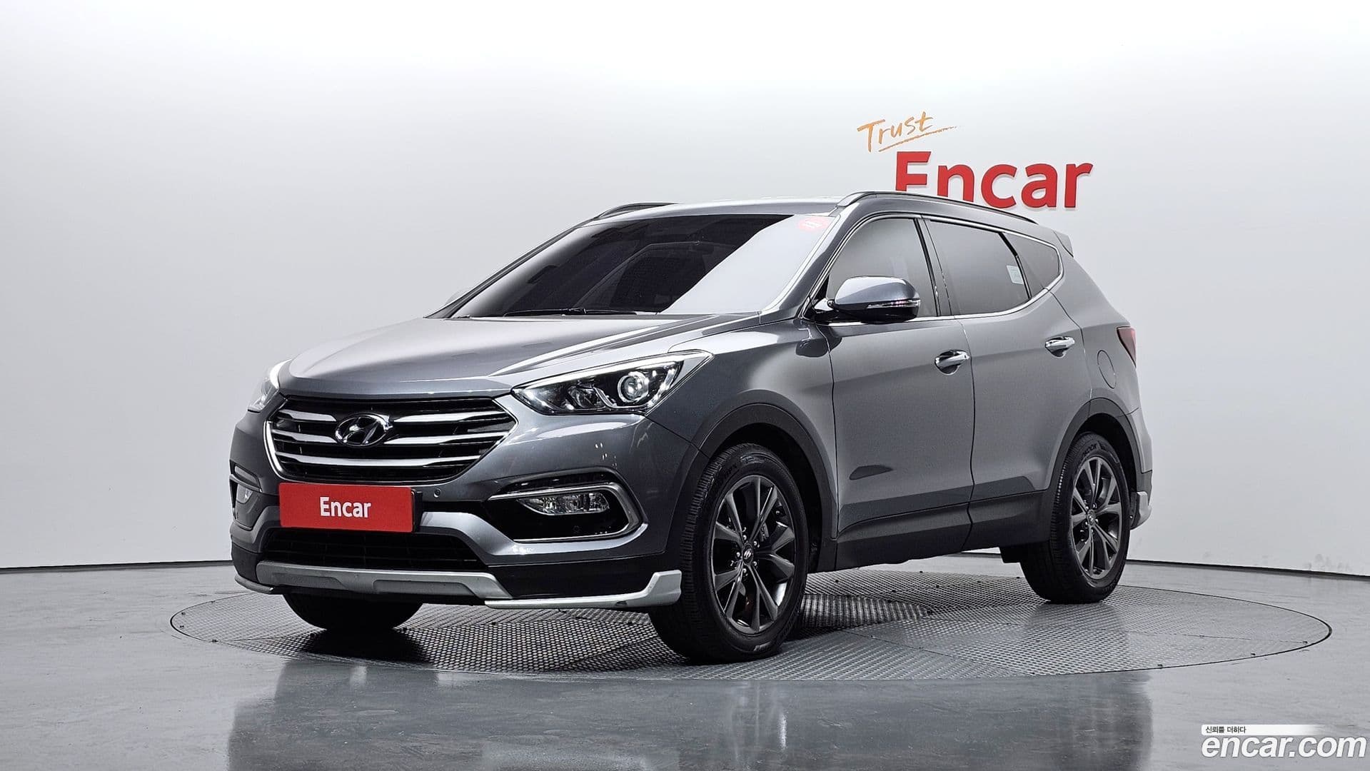 Main__Slider__Photo:Santafe Hyundai 2017.0-0