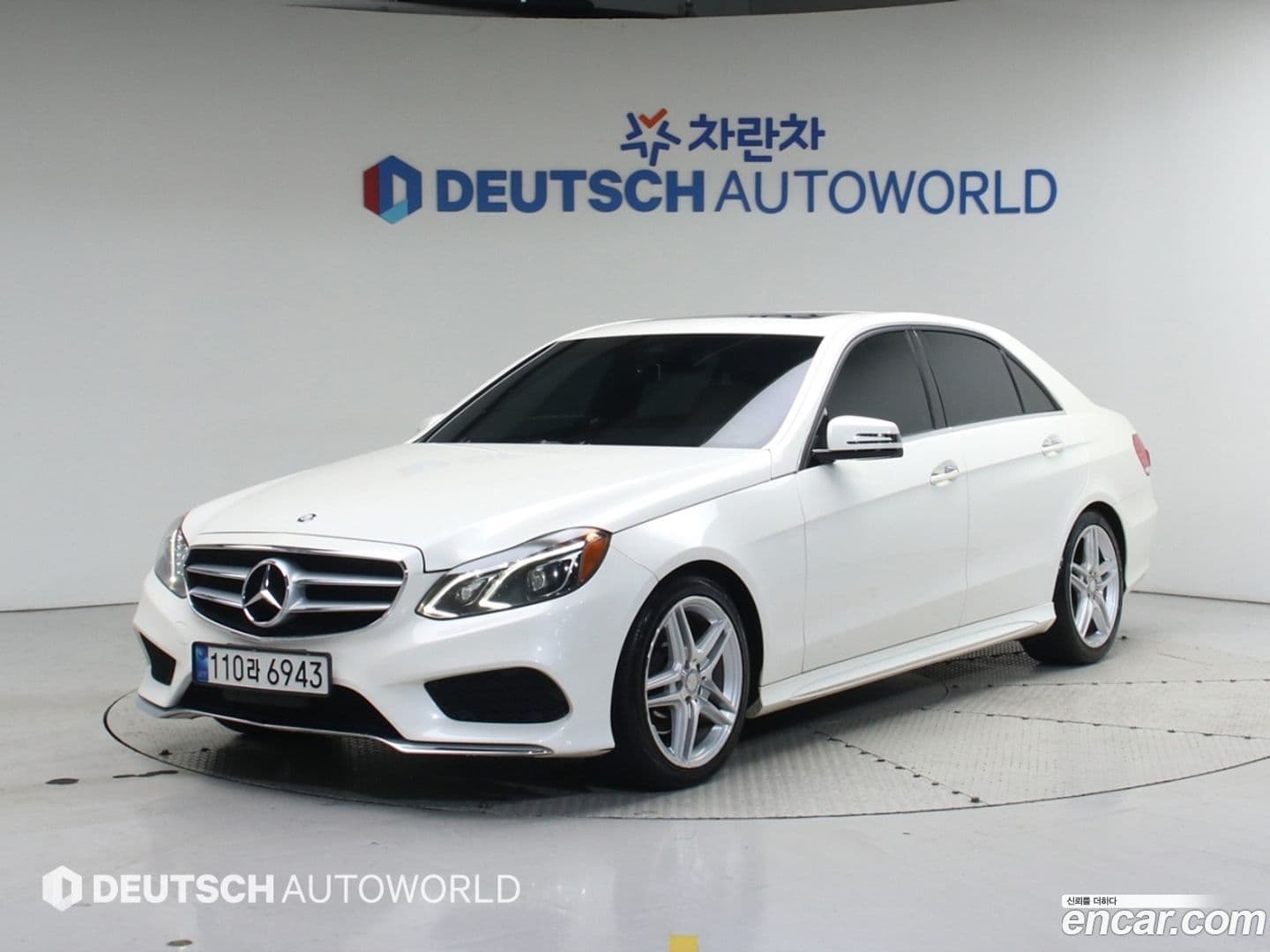 Main__Slider__Photo:E-Class Mercedes-Benz 2014.11-0