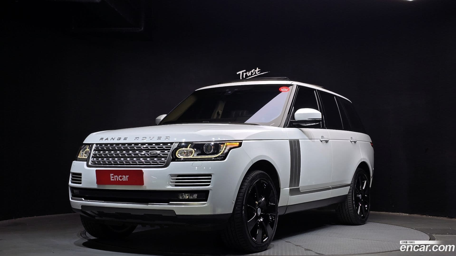 Main__Slider__Photo:Range Rover Land Rover 2017.2-0