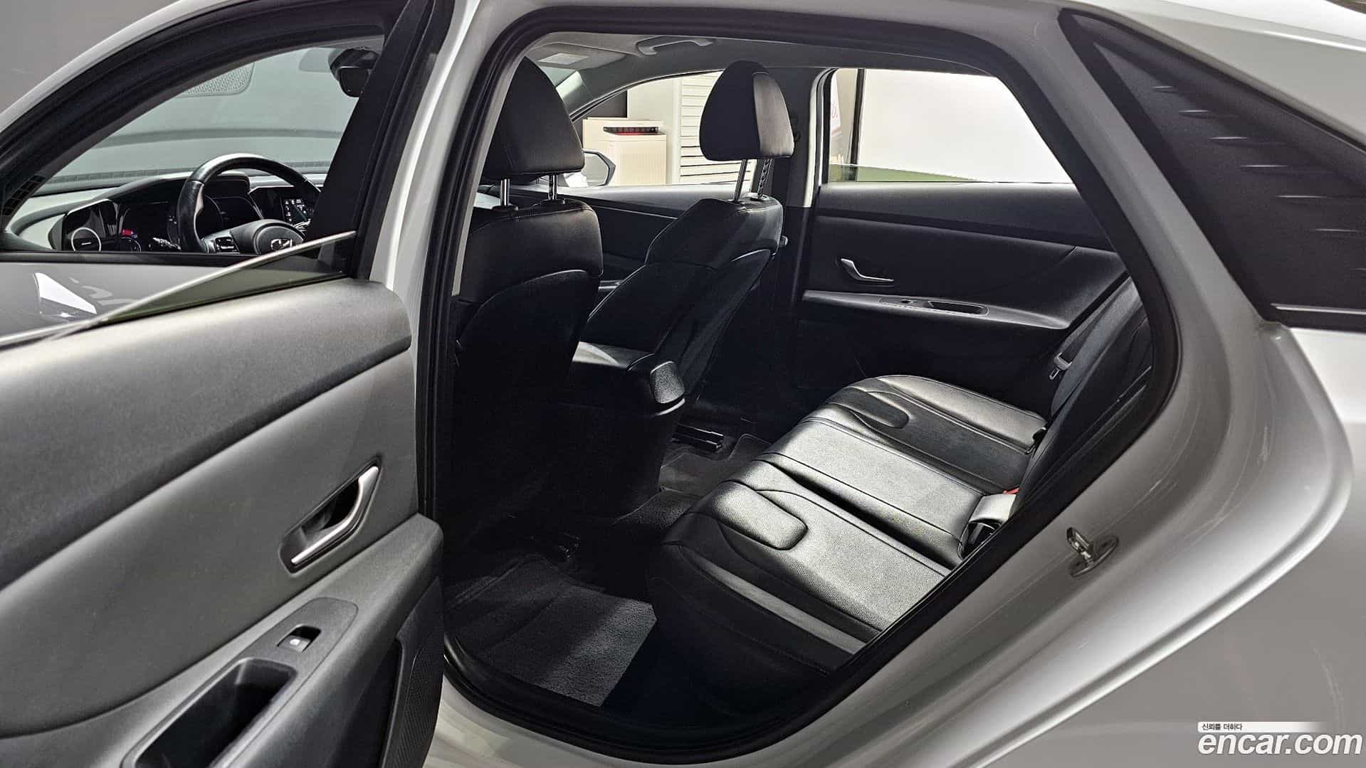 AVANTE Hyundai 2022.0-OPTION-015