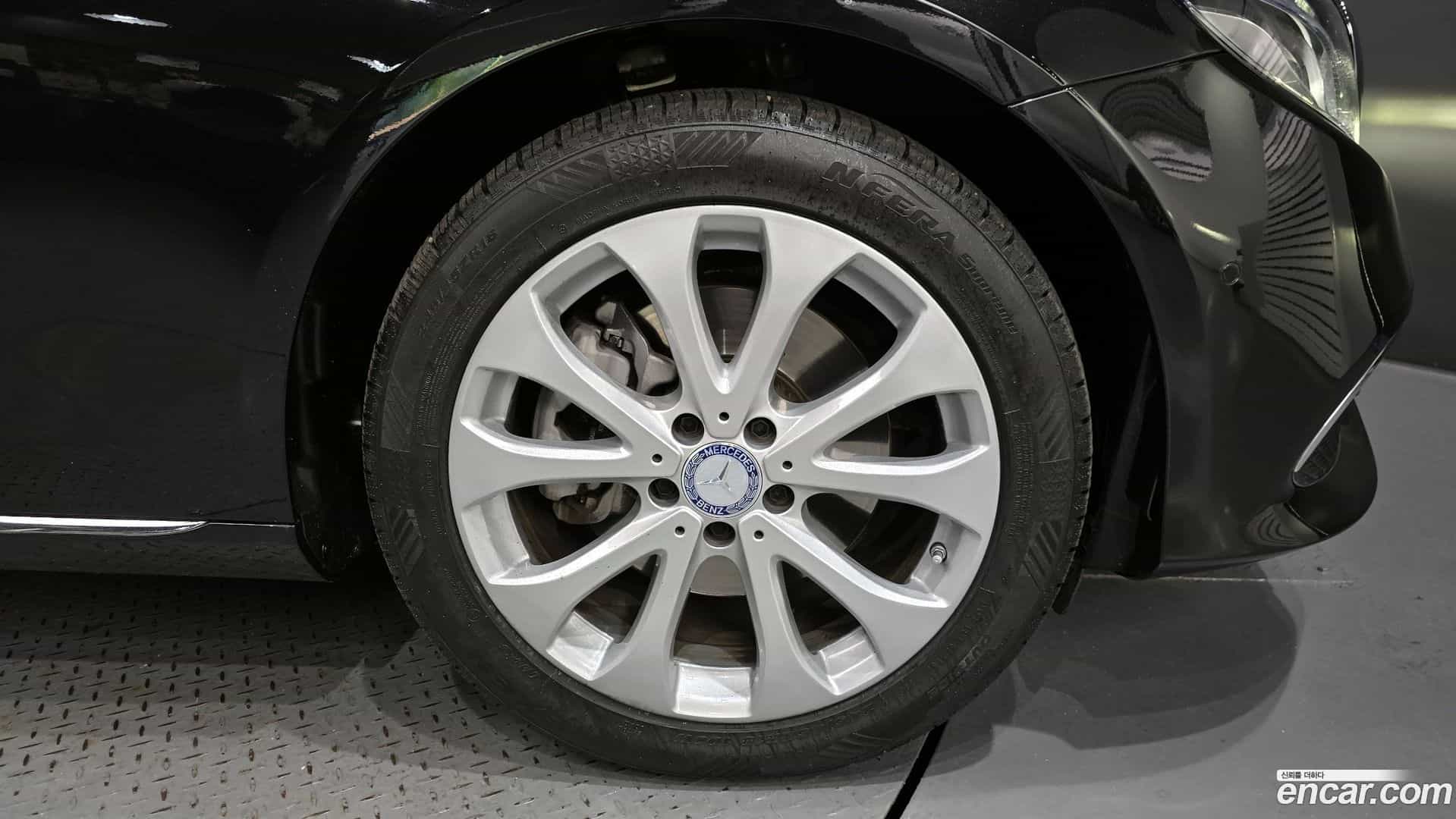 E-Class Mercedes-Benz 2018.0-OUTER-005