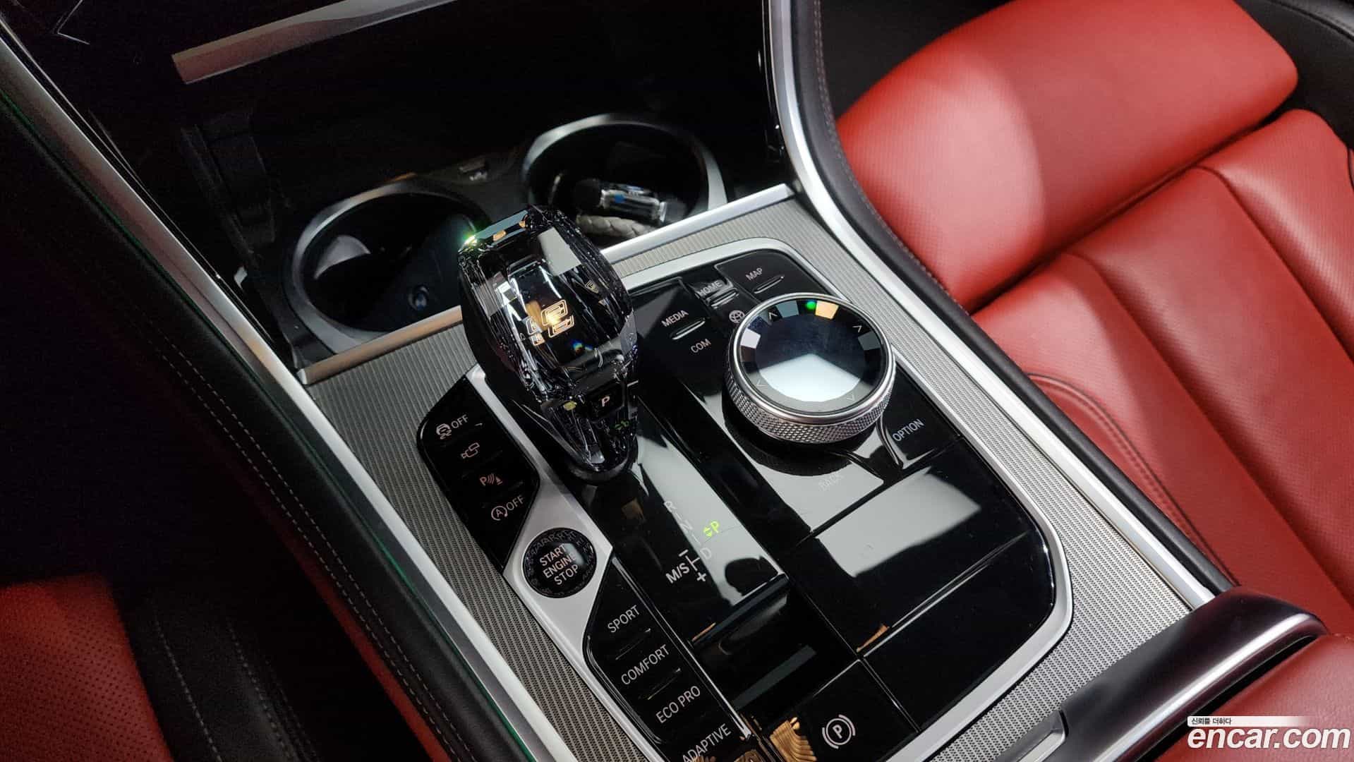 8-Series BMW 2022.2-INNER-009