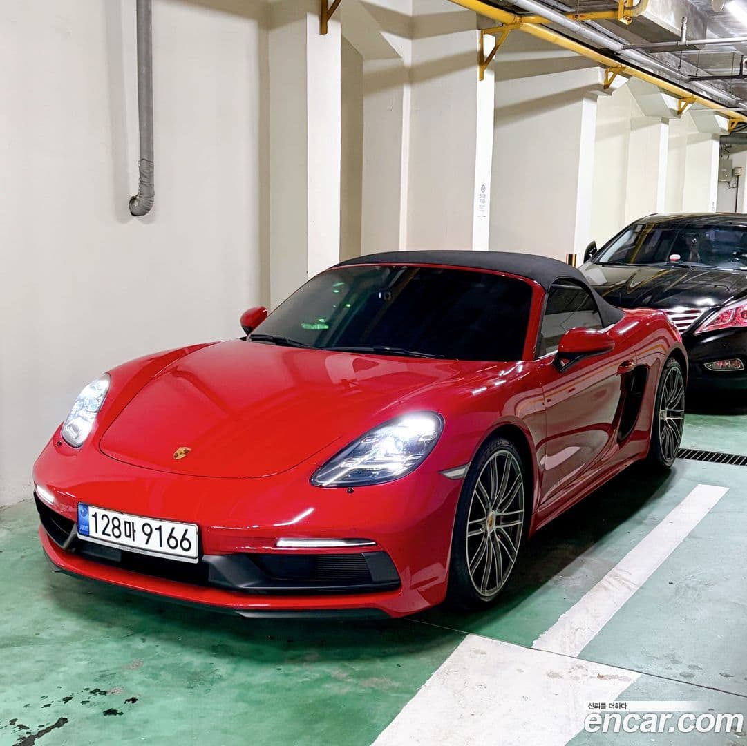 Main__Slider__Photo:718 Porsche 2021.4-0