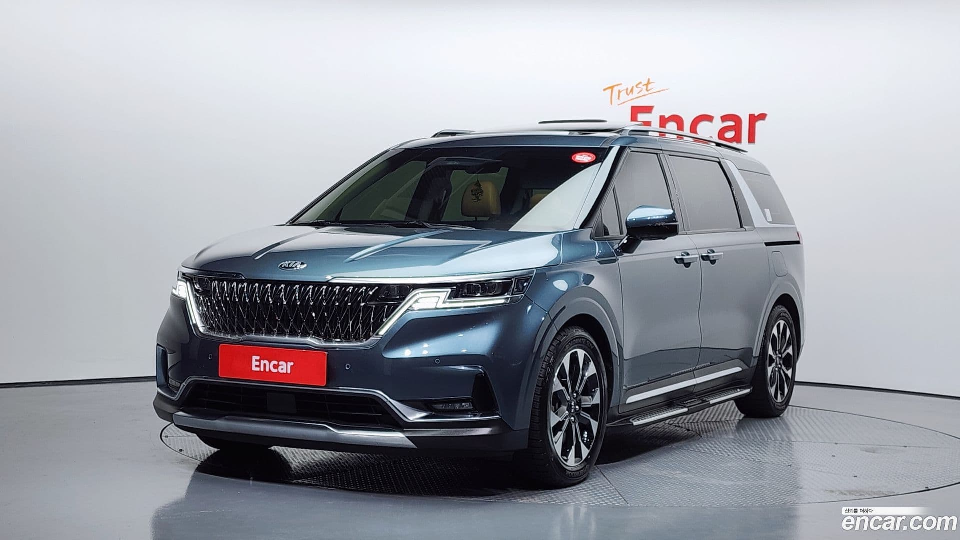 Main__Slider__Photo:Canival Kia 2020.9-0
