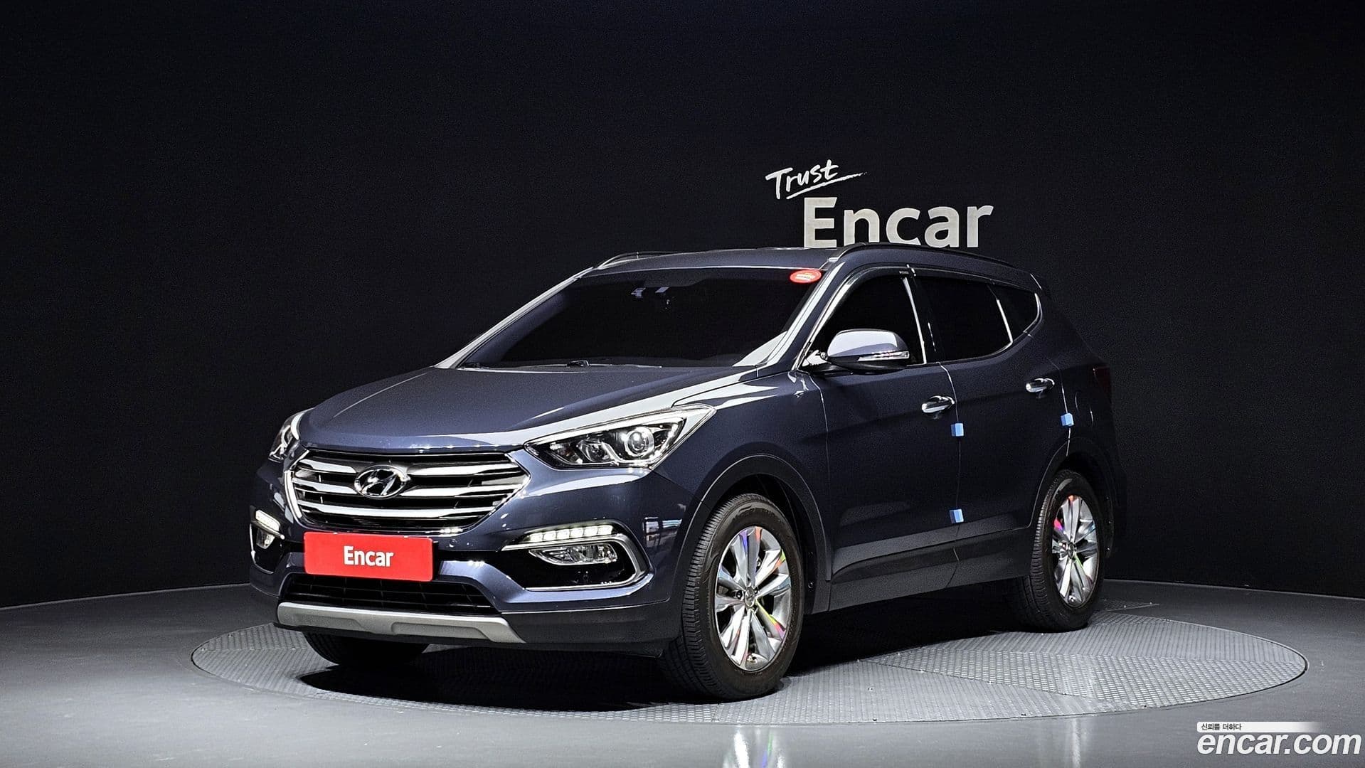 Main__Slider__Photo:Santafe Hyundai 2017.8-0