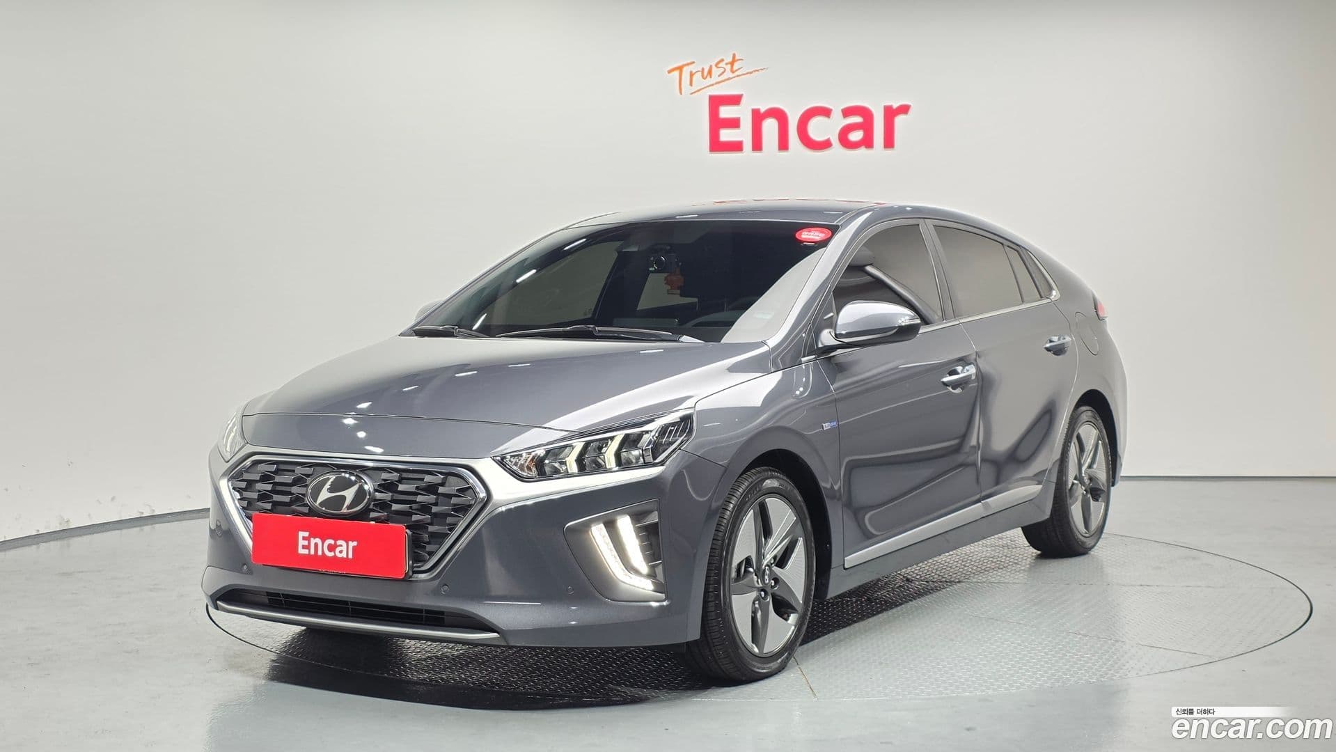Main__Slider__Photo:Ioniq Hyundai 2019.2-0