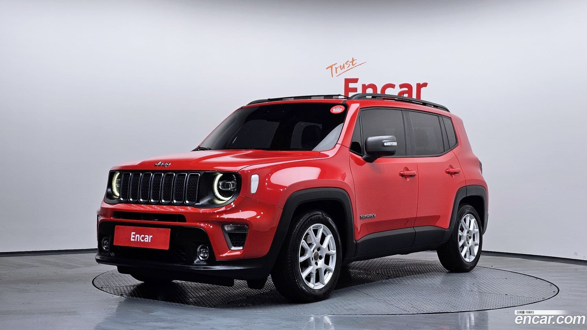 Main__Slider__Photo:Renegade Jeep 2020.6-0
