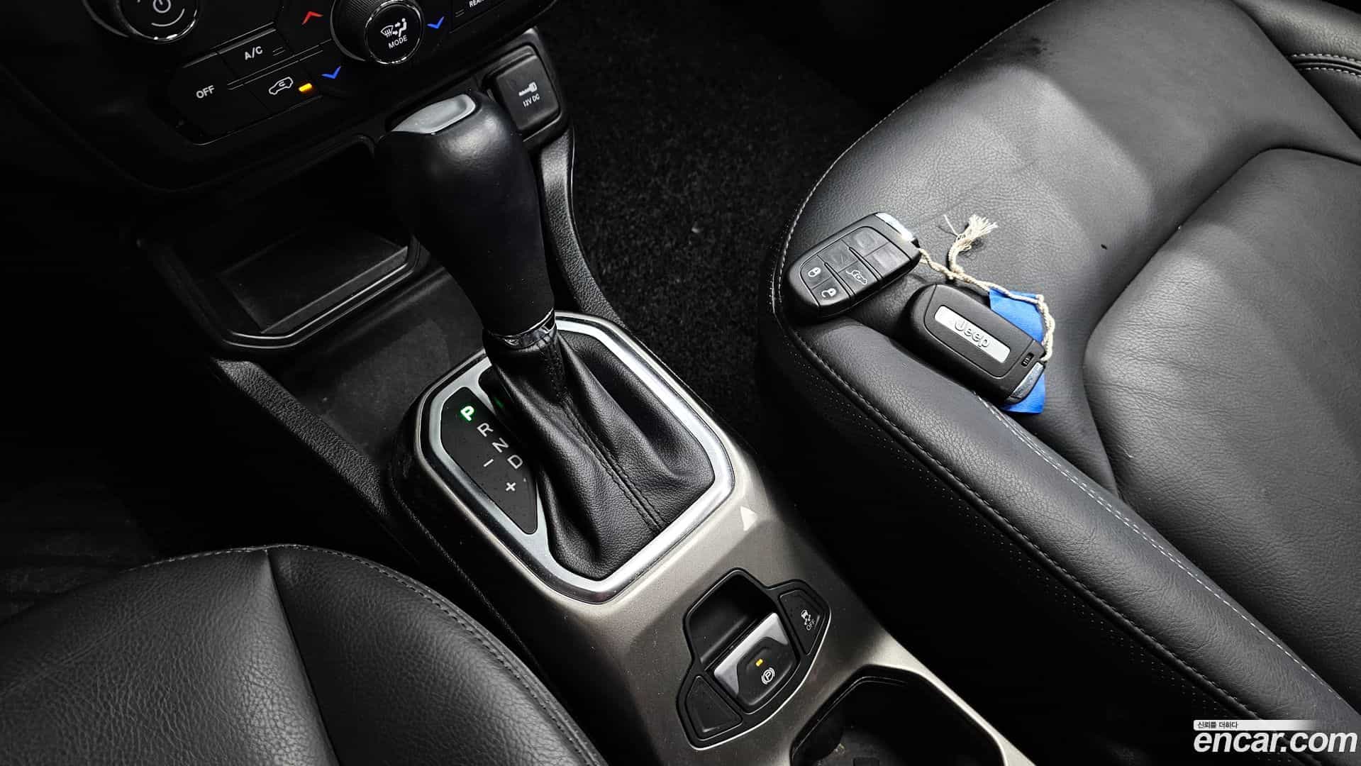 Renegade Jeep 2020.6-INNER-009