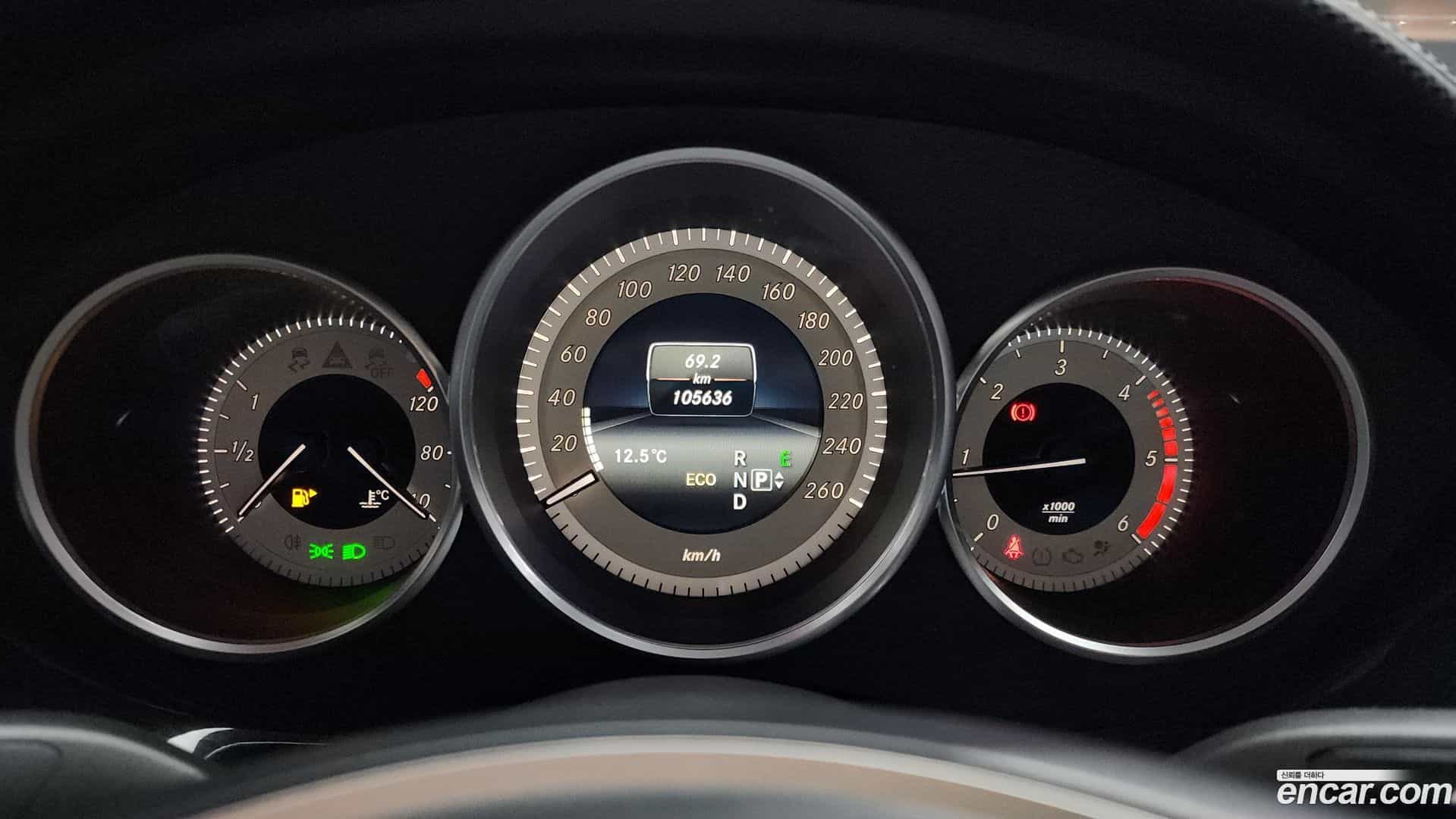CLS-Class Mercedes-Benz 2016.1-INNER-008