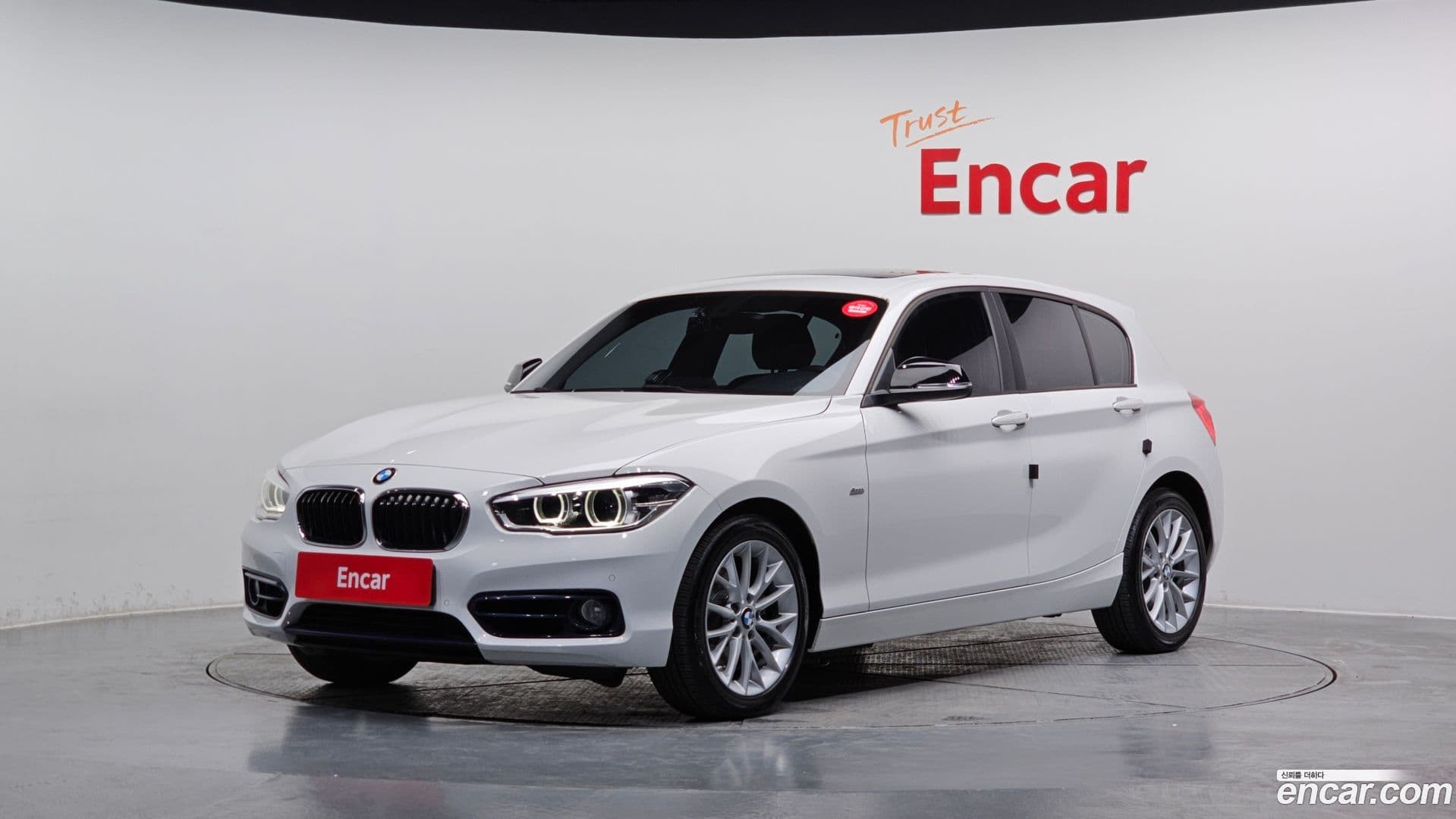Main__Slider__Photo:1-Series BMW 2016.2-0