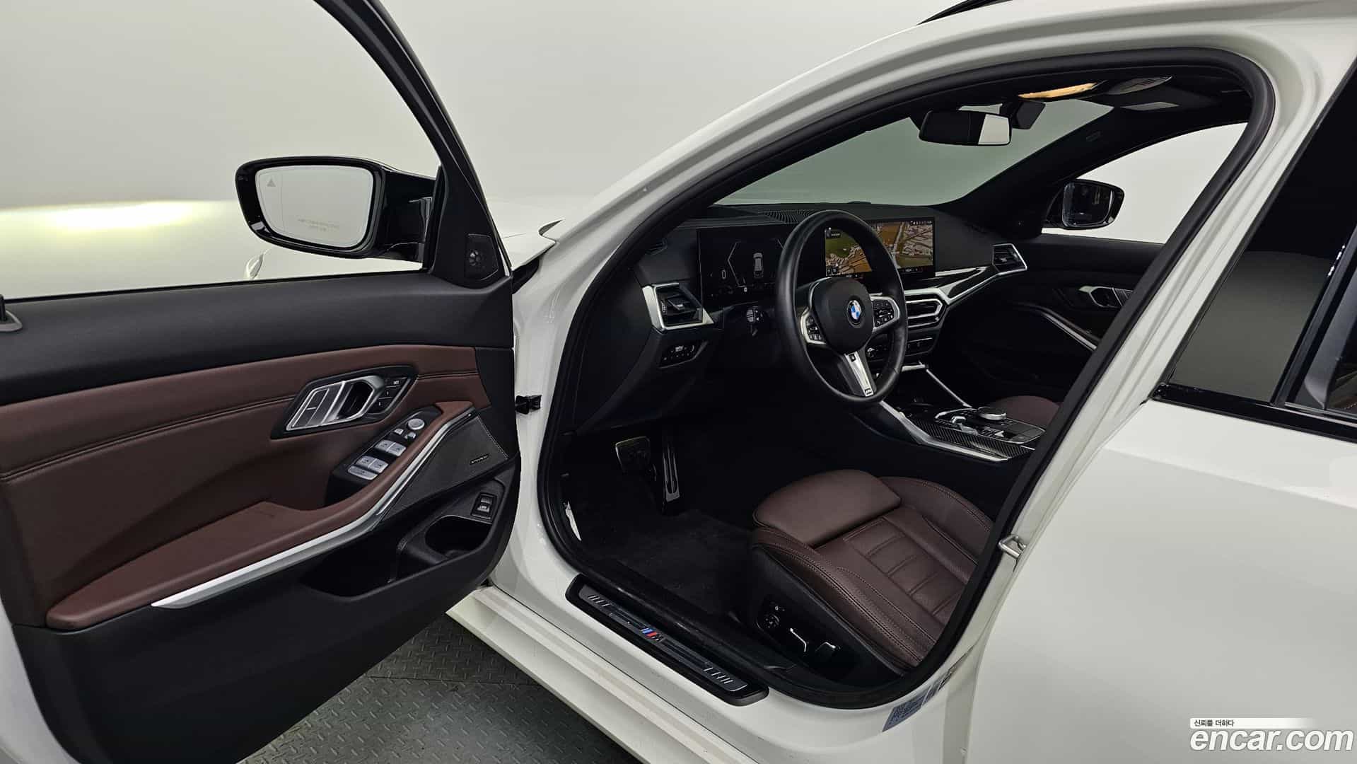 3-Series BMW 2024.7-INNER-010