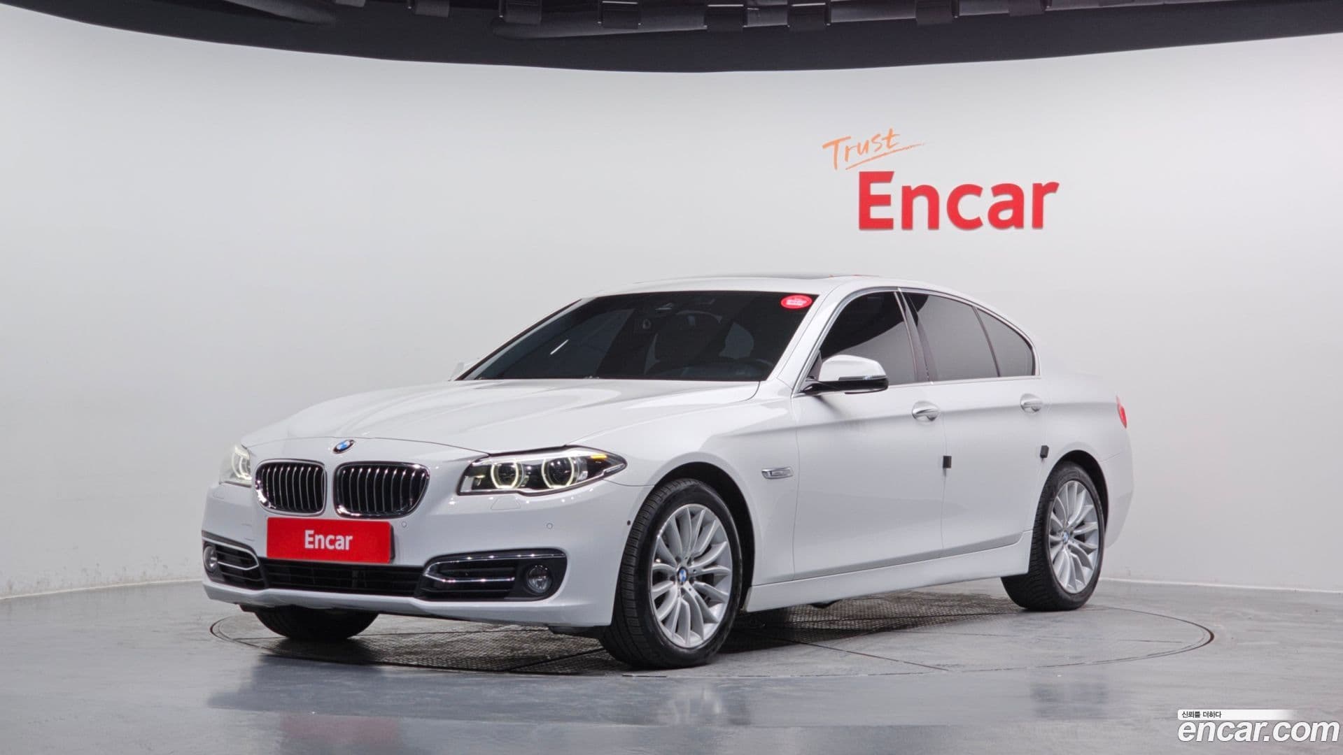 Main__Slider__Photo:5-Series BMW 2015.6-0