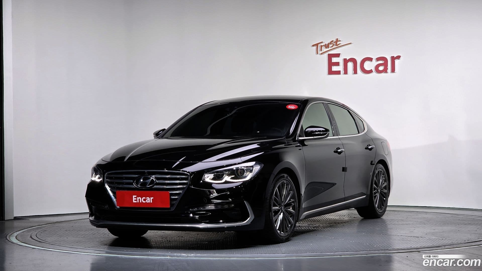 Main__Slider__Photo:Grandeur Hyundai 2018.4-0