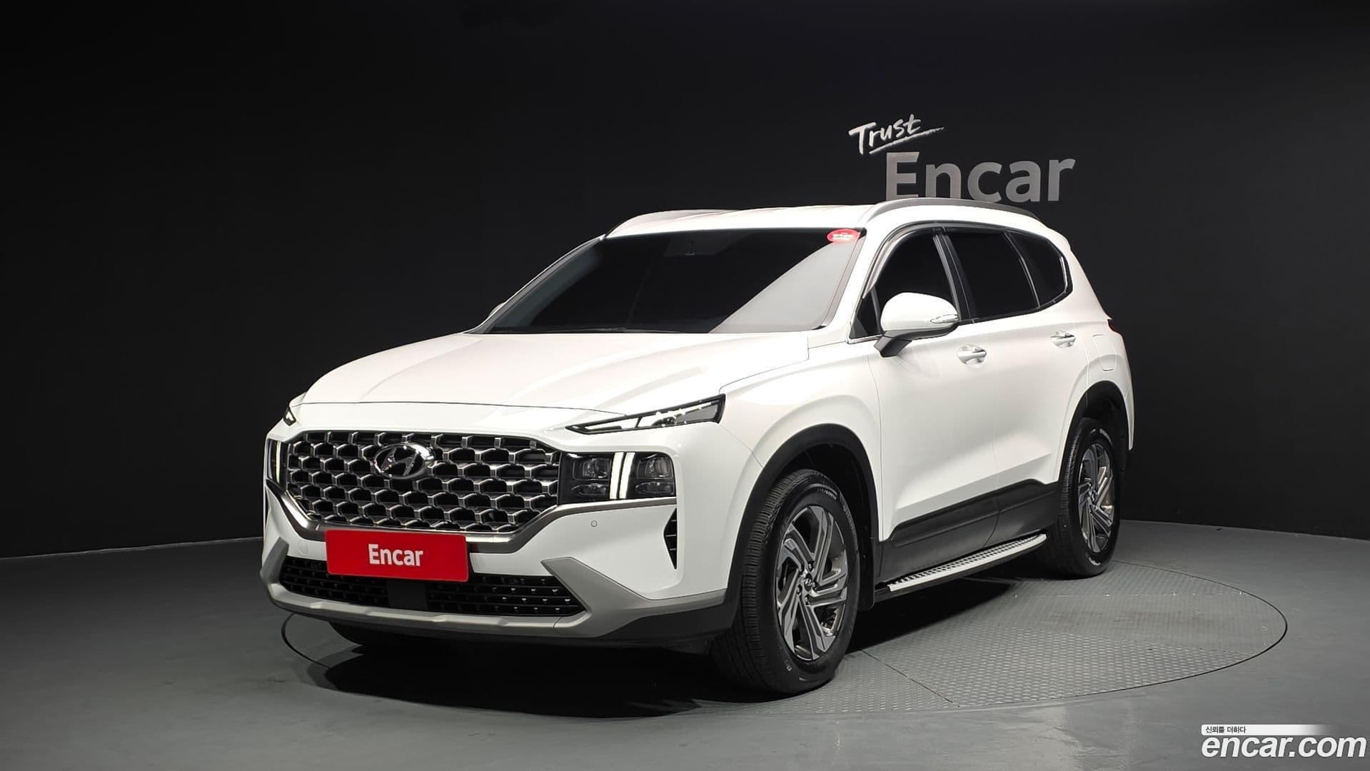 Main__Slider__Photo:Santafe Hyundai 2022.4-0