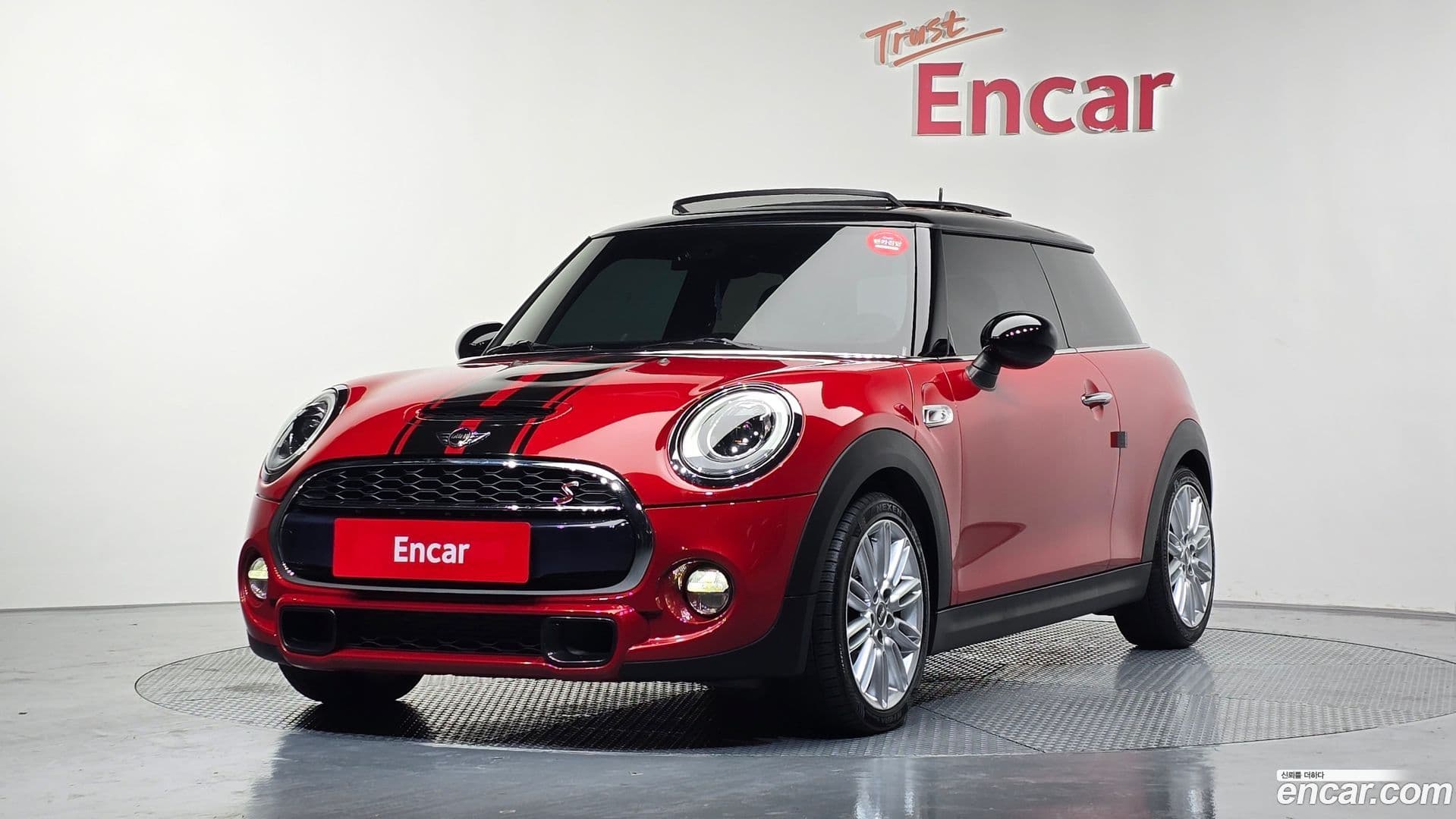 Main__Slider__Photo:Cooper Mini 2017.11-0