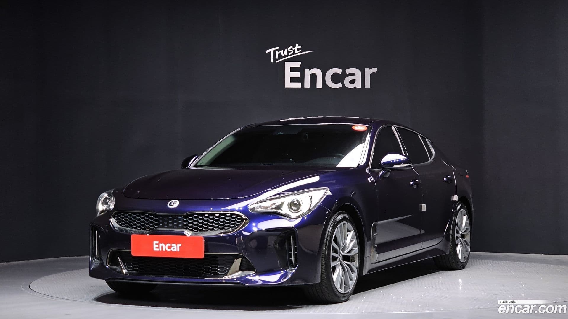 Main__Slider__Photo:Stinger Kia 2019.8-0