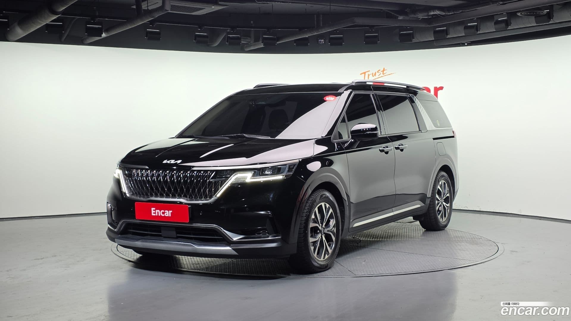 Main__Slider__Photo:Canival Kia 2022.3-0