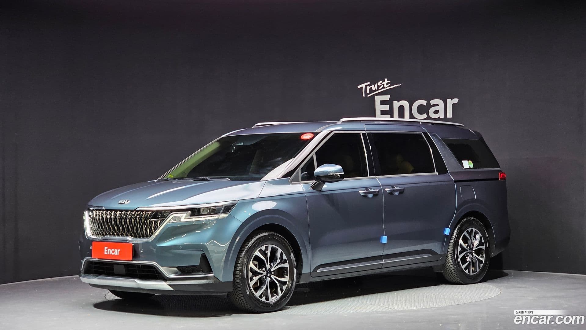 Main__Slider__Photo:Canival Kia 2020.9-0