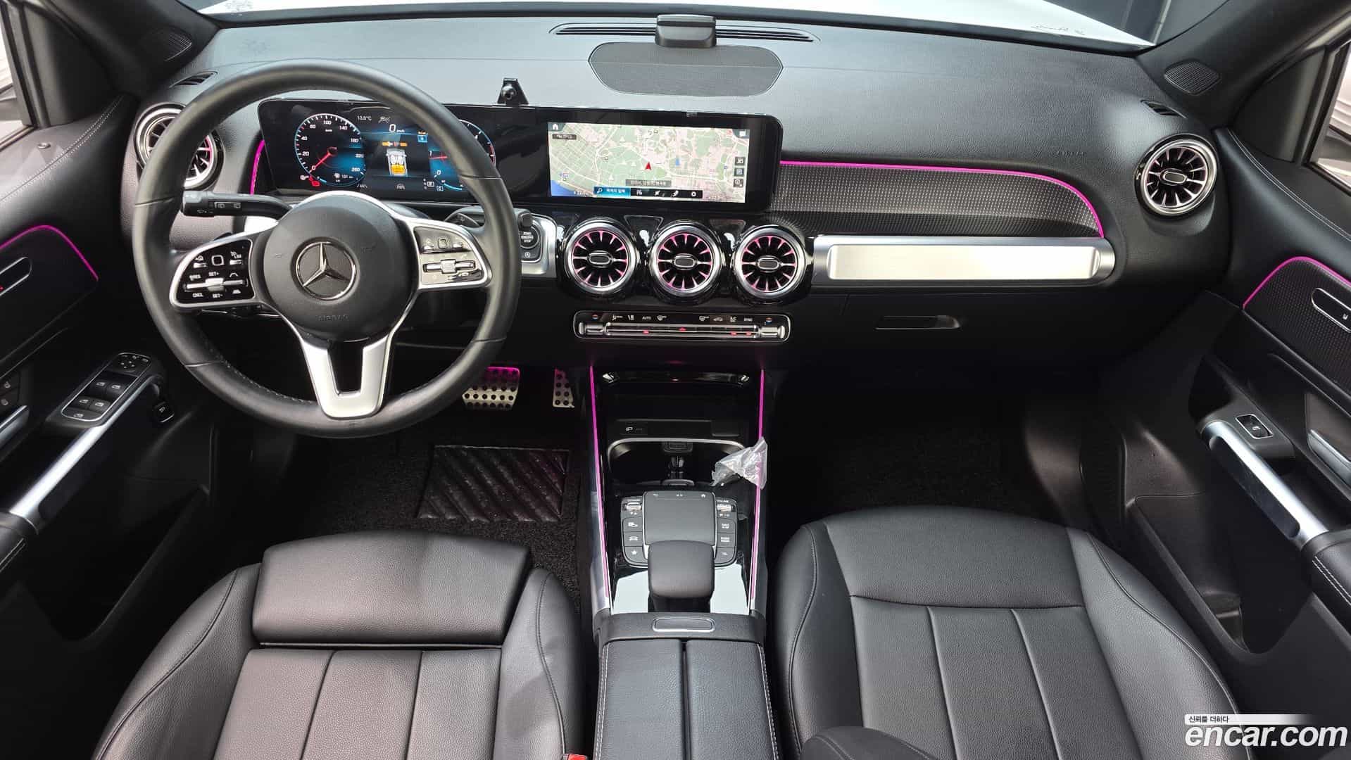 GLB-Class Mercedes-Benz 2022.5-INNER-007