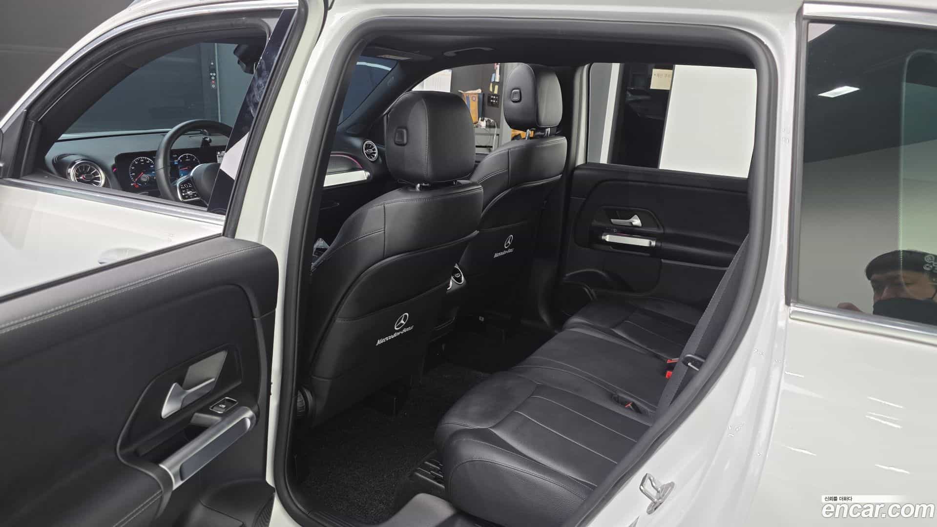 GLB-Class Mercedes-Benz 2022.5-OPTION-015