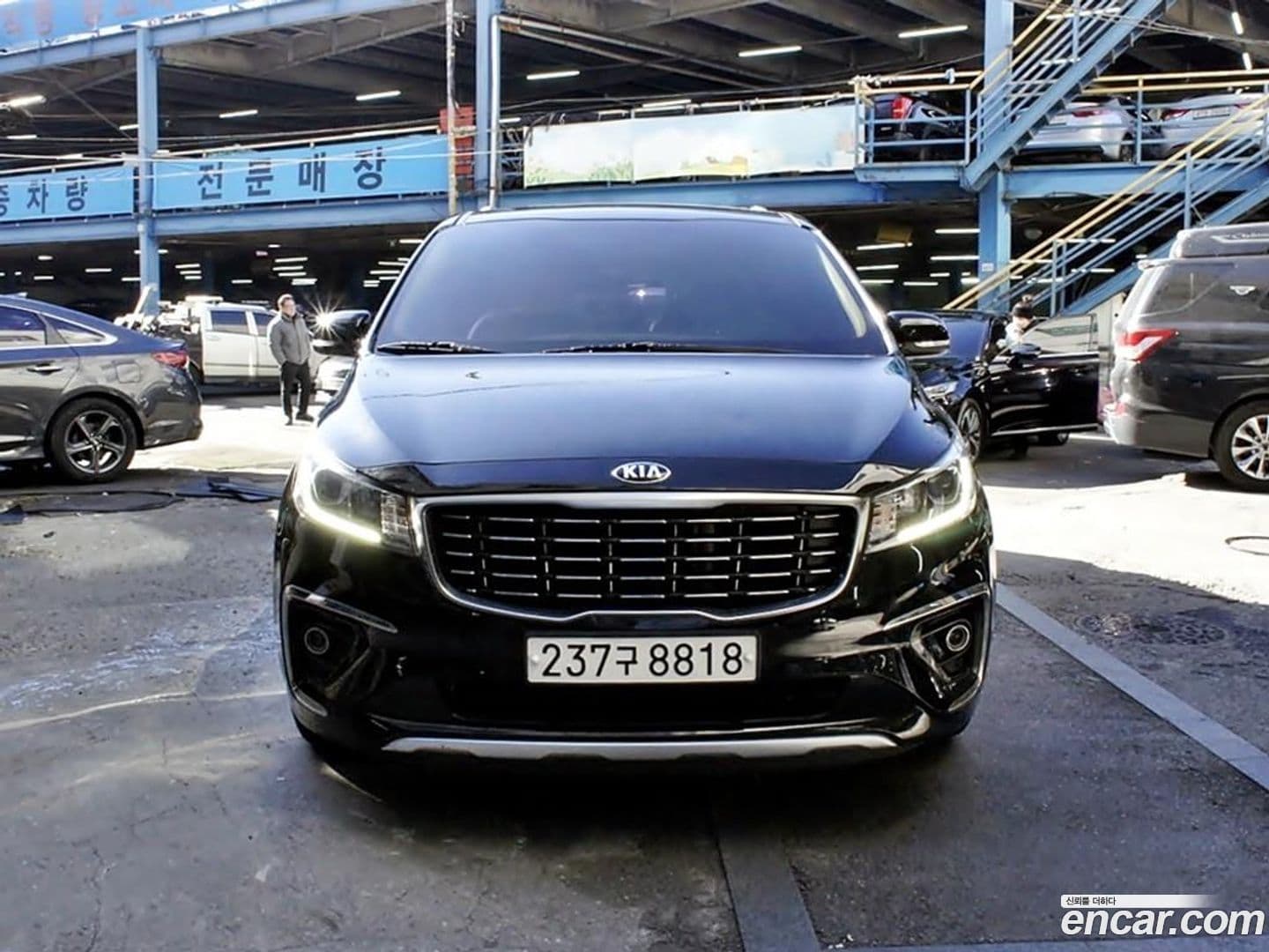Main__Slider__Photo:Canival Kia 2018.6-0