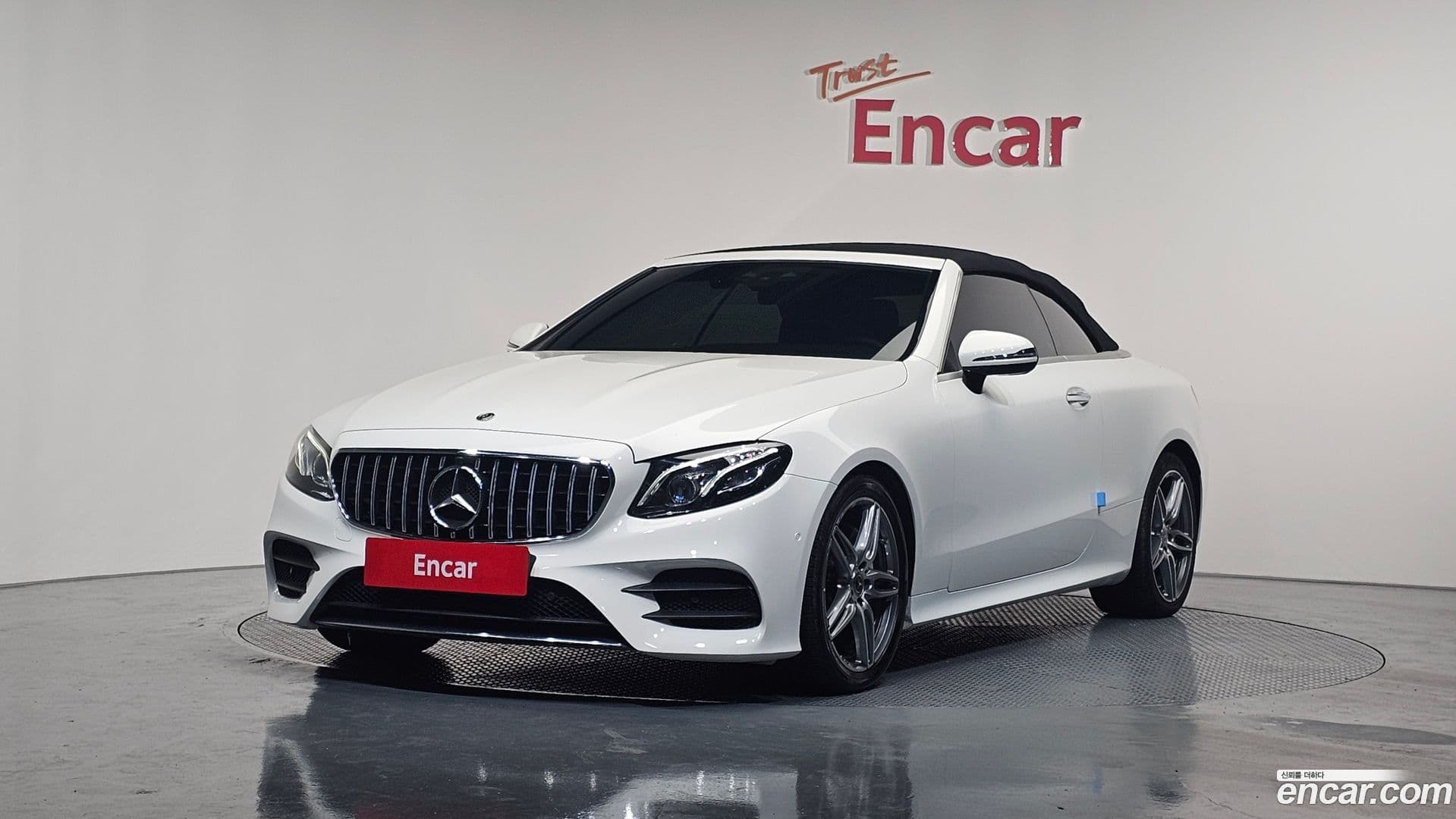 Main__Slider__Photo:E-Class Mercedes-Benz 2018.11-0