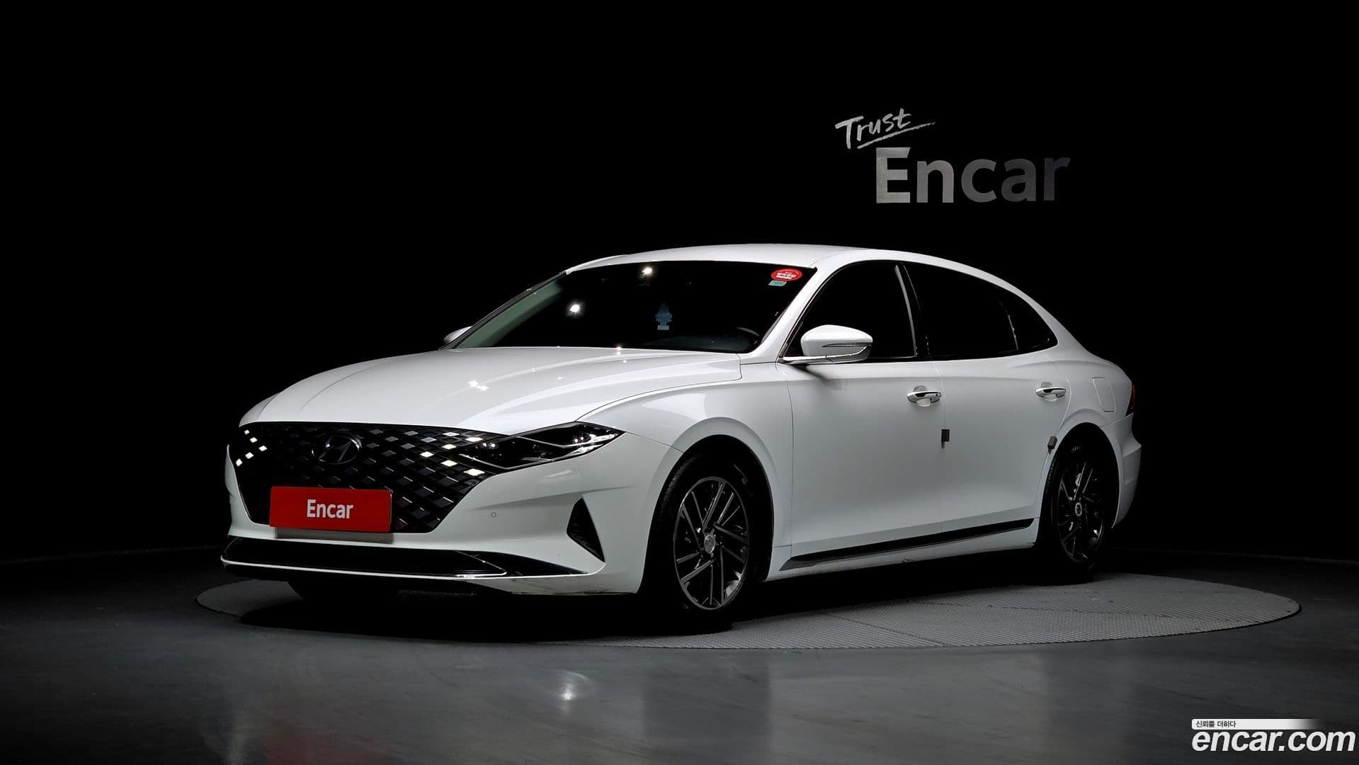 Main__Slider__Photo:Grandeur Hyundai 2022.4-0