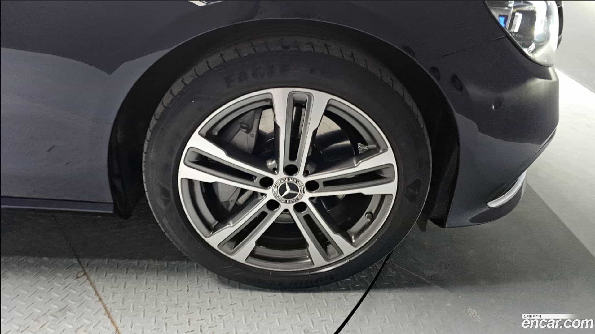 E-Class Mercedes-Benz 2022.6-OUTER-005