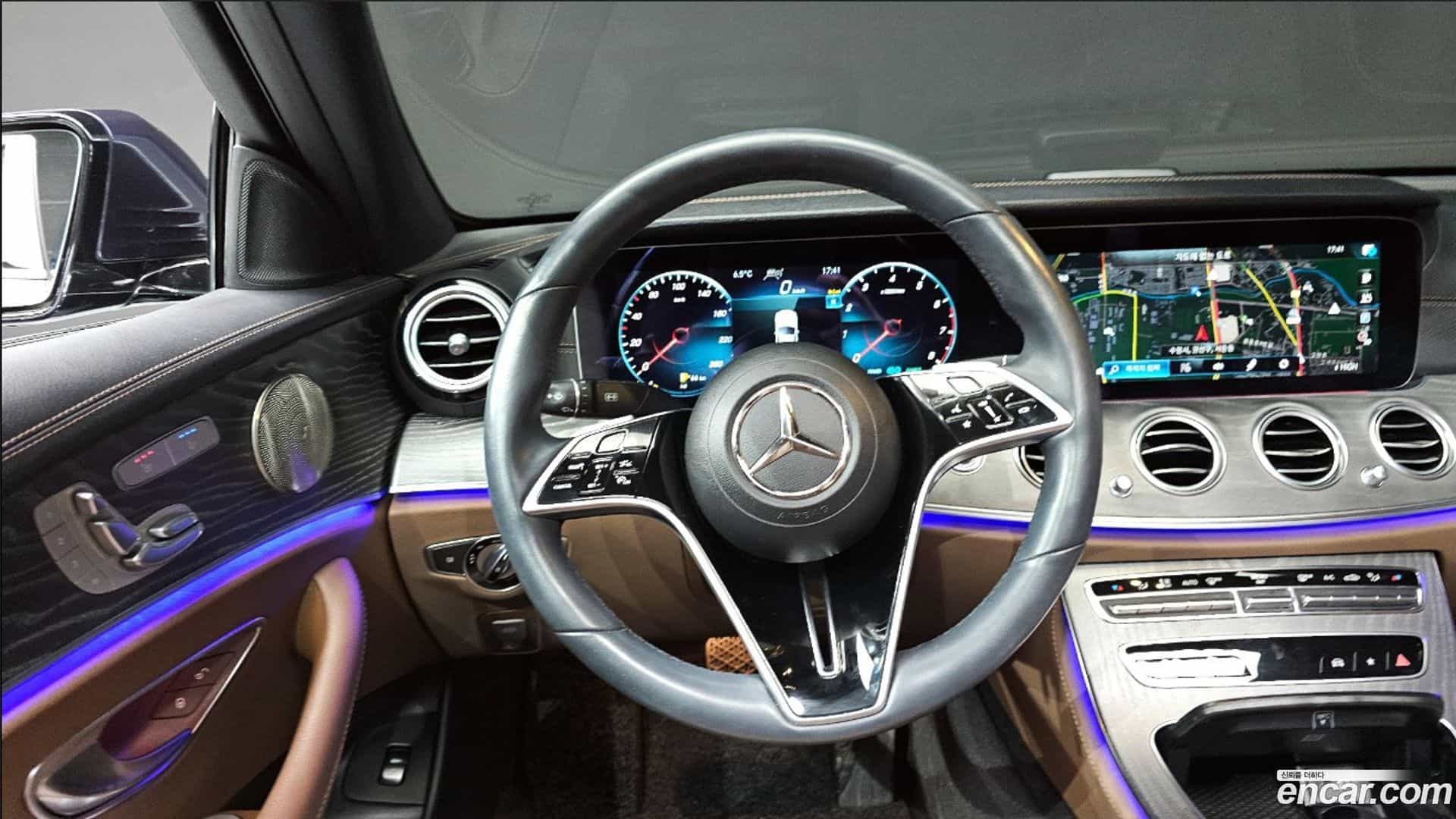 E-Class Mercedes-Benz 2022.6-OPTION-017