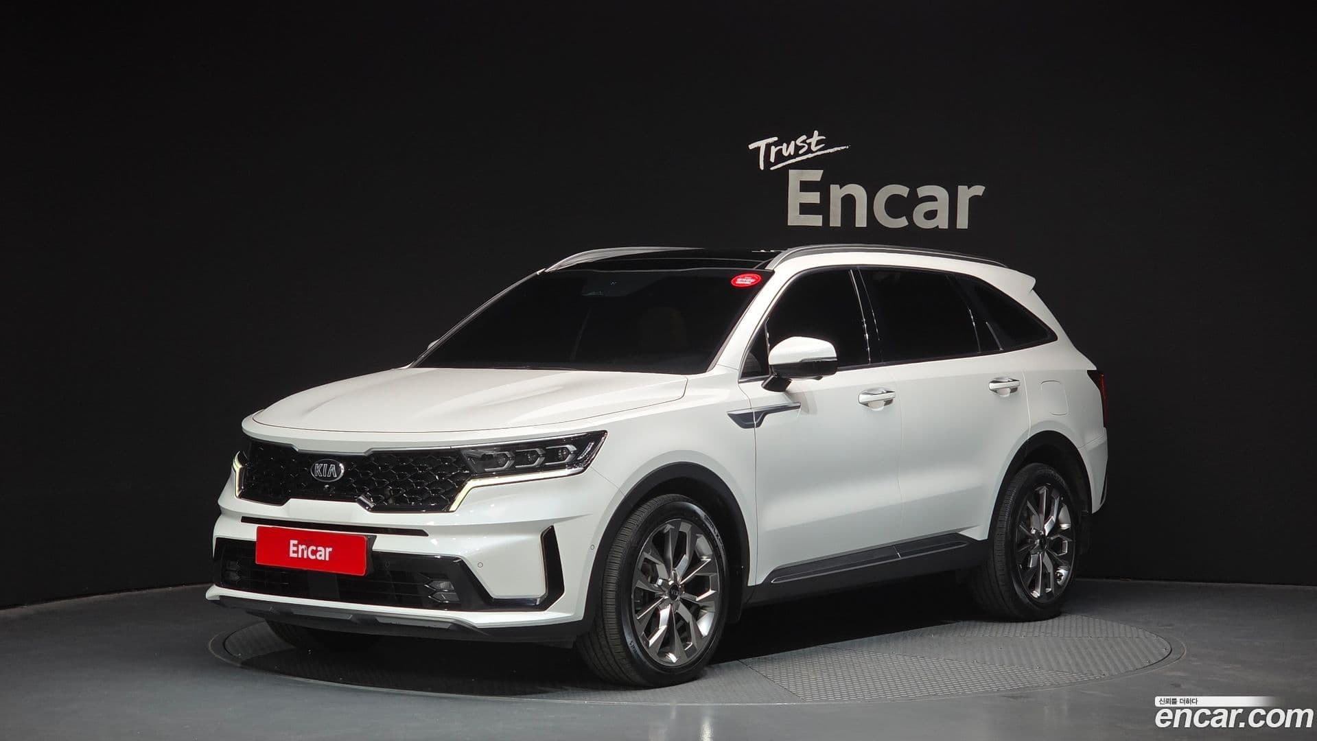 Main__Slider__Photo:Sorento Kia 2020.8-0