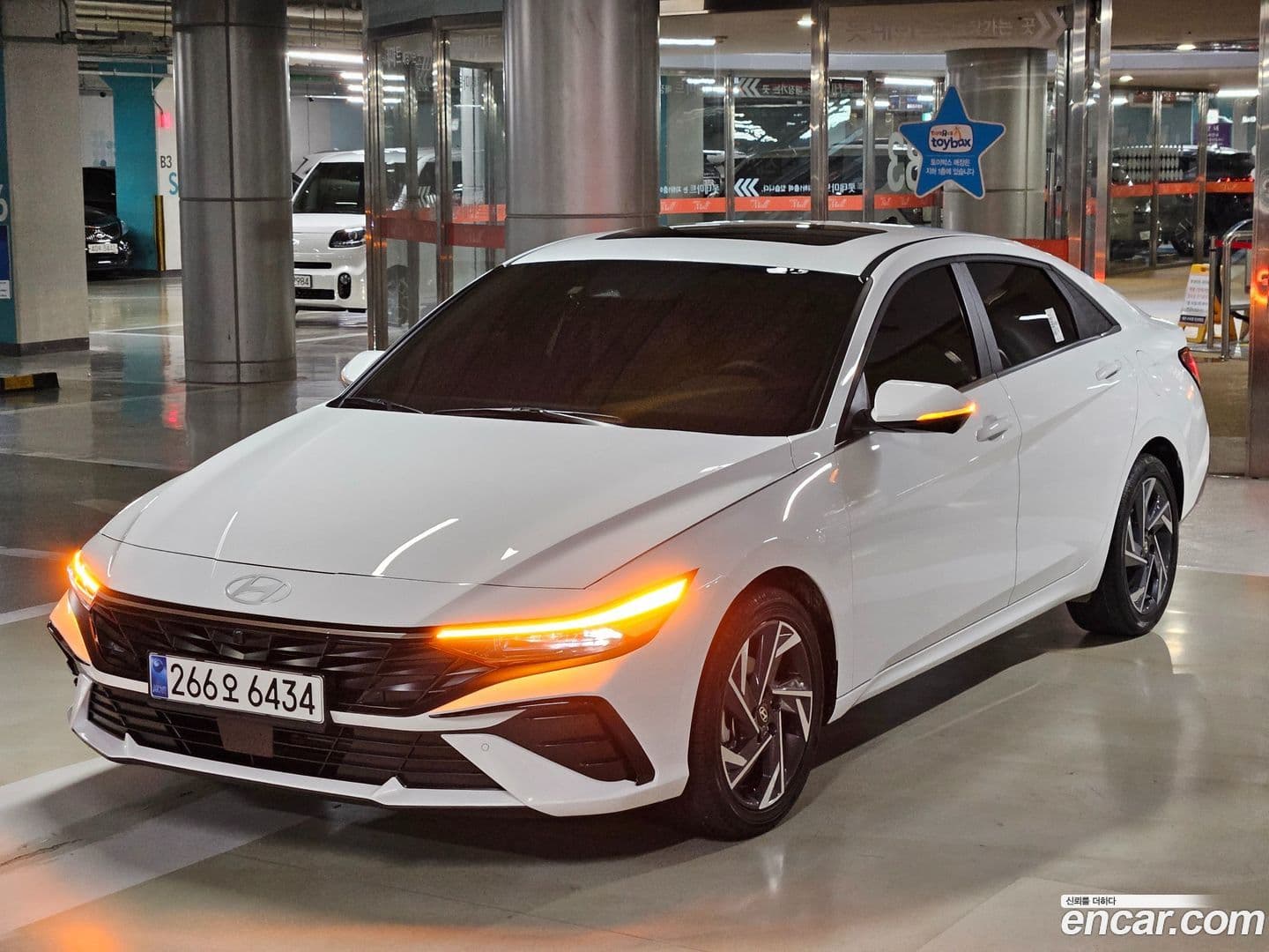 Main__Slider__Photo:AVANTE Hyundai 2025.7-0