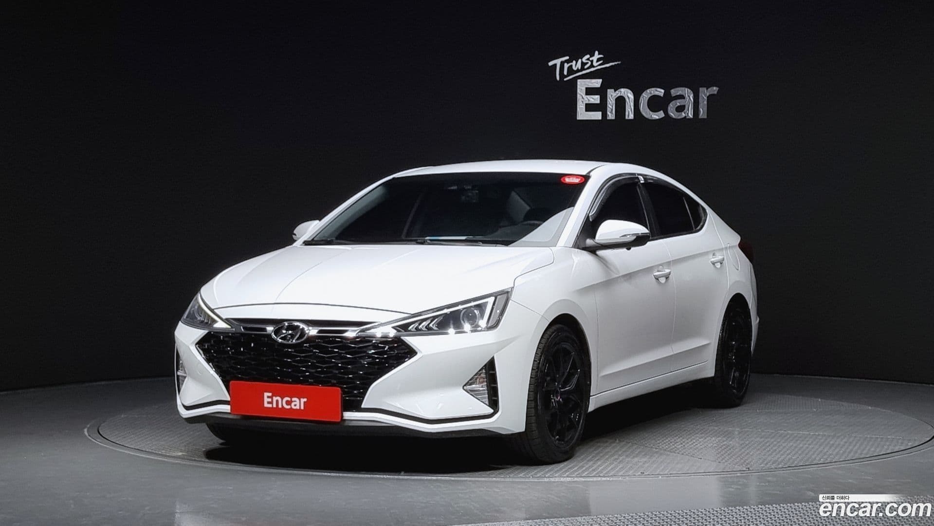 Main__Slider__Photo:AVANTE Hyundai 2018.9-0