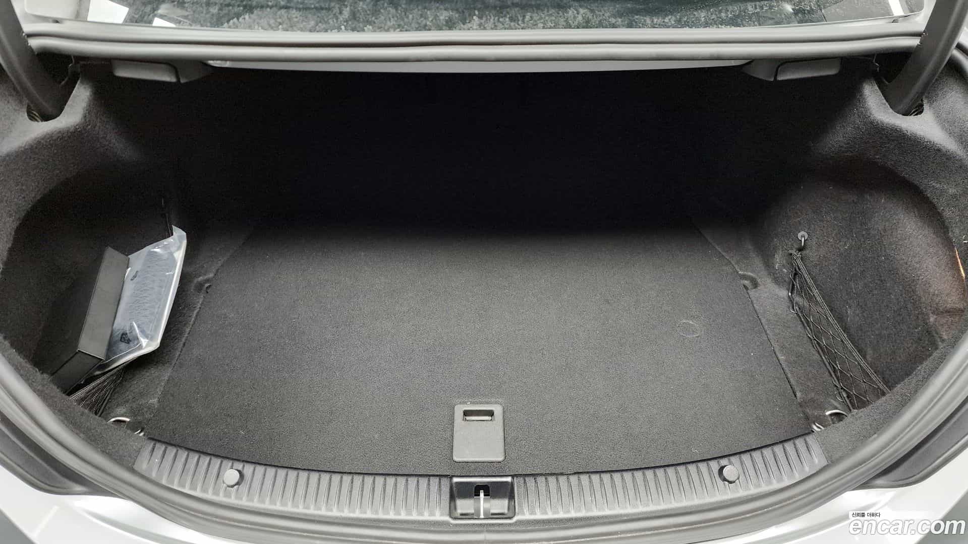 C-Class Mercedes-Benz 2017.8-OPTION-024