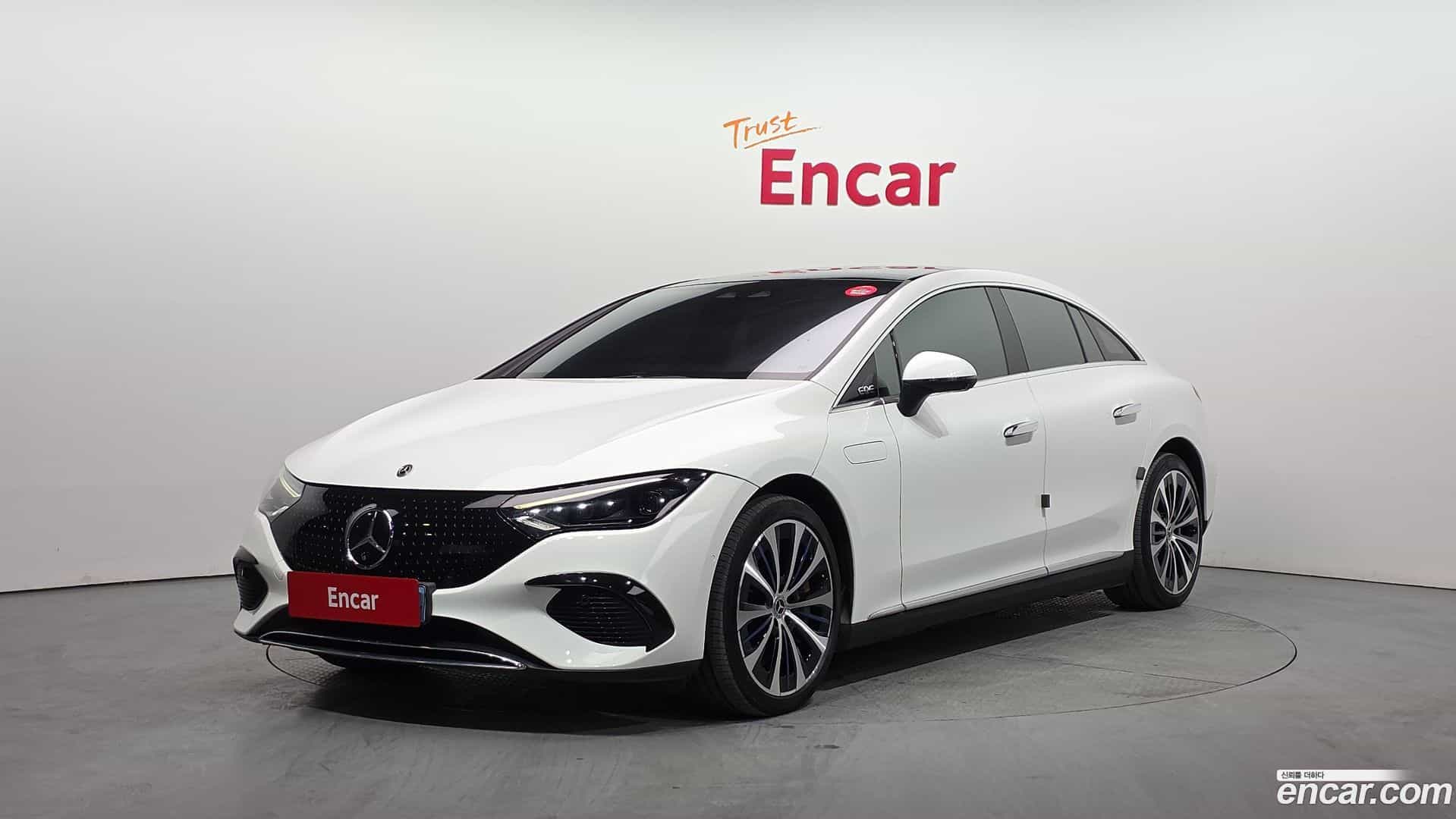 EQE Mercedes-Benz 2022.10-OUTER-001